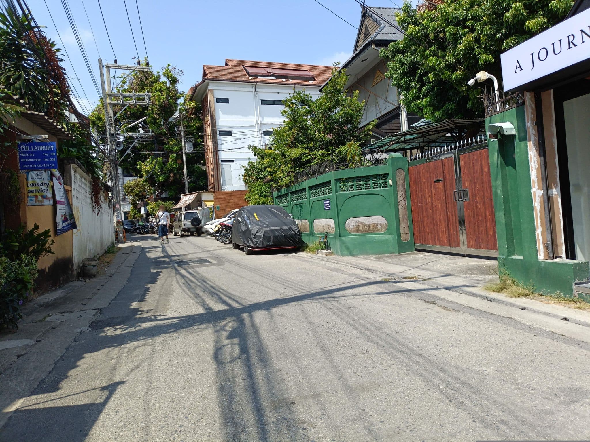 Street view near Viraporn's Place, Chiang Mai — © skillsy (CC BY-SA · Mapillary)