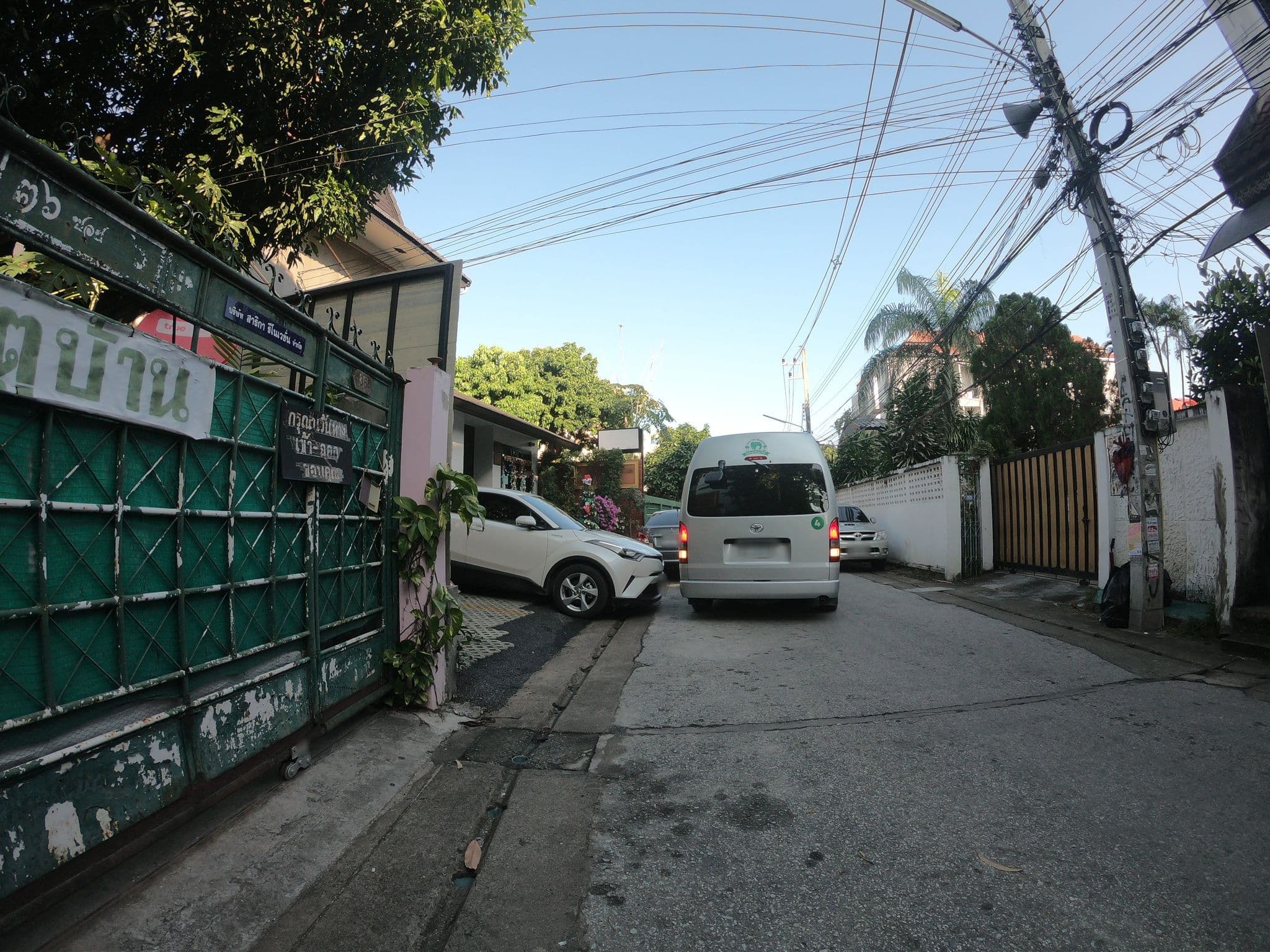 Street view near CM Blue House, Chiang Mai — © chanuwath_grab (CC BY-SA · Mapillary)