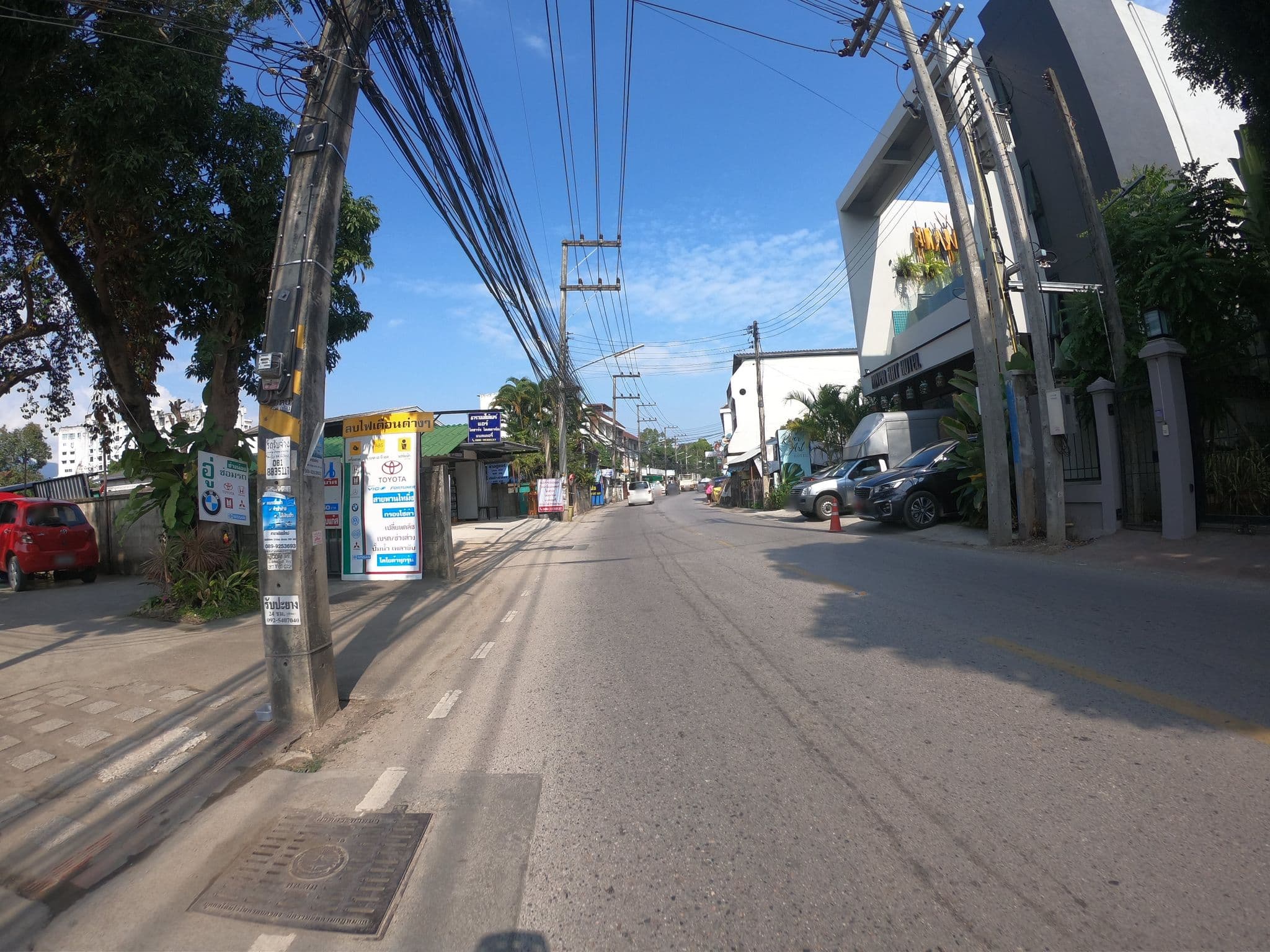 Street view near River Art Hotel Chiang Mai, Chiang Mai — © chanuwath_grab (CC BY-SA · Mapillary)