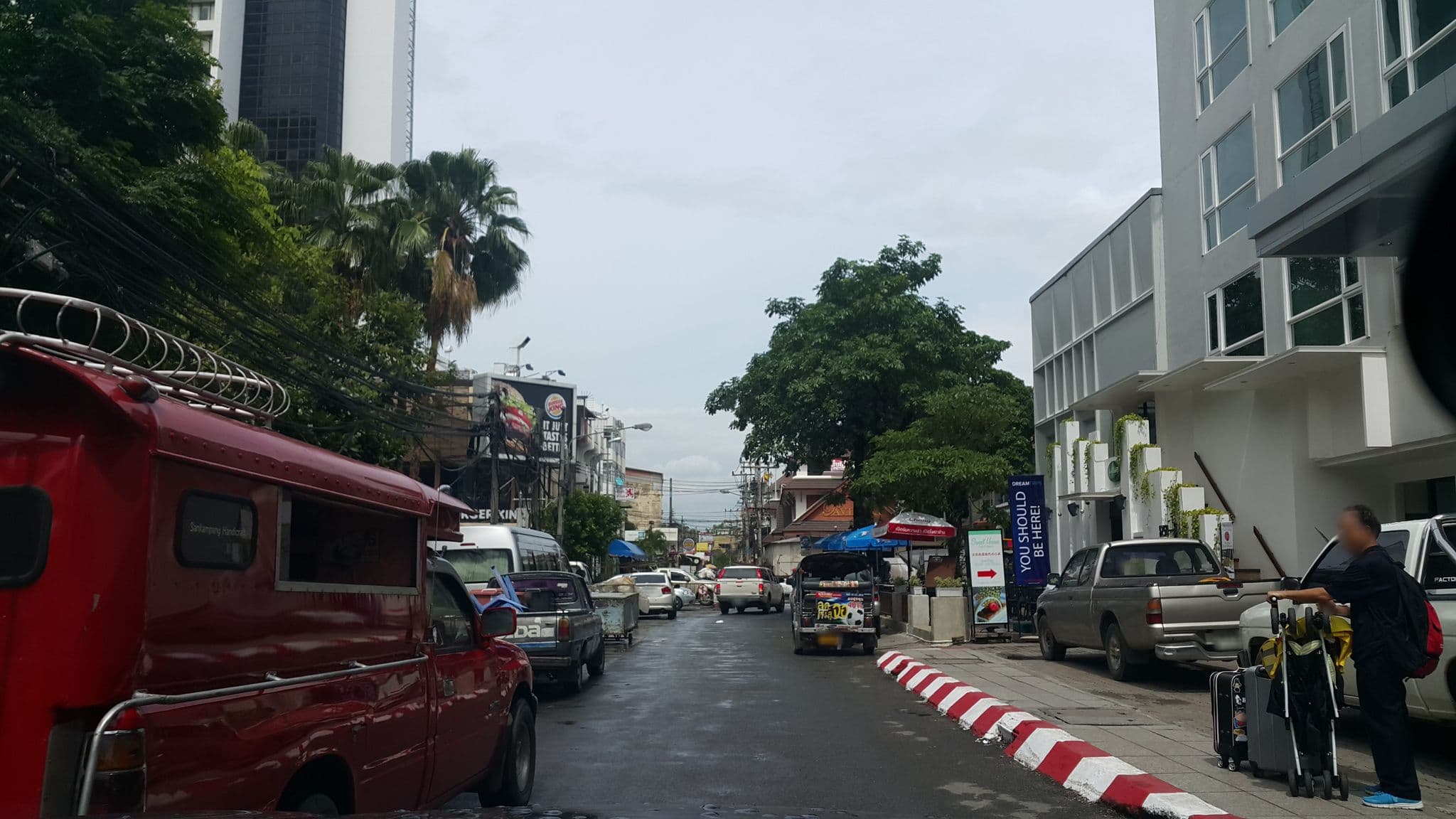 Street view near Suriwongse Hotel (โรงแรมสุริวงศ์), Chiang Mai — © jrcarlsen (CC BY-SA · Mapillary)
