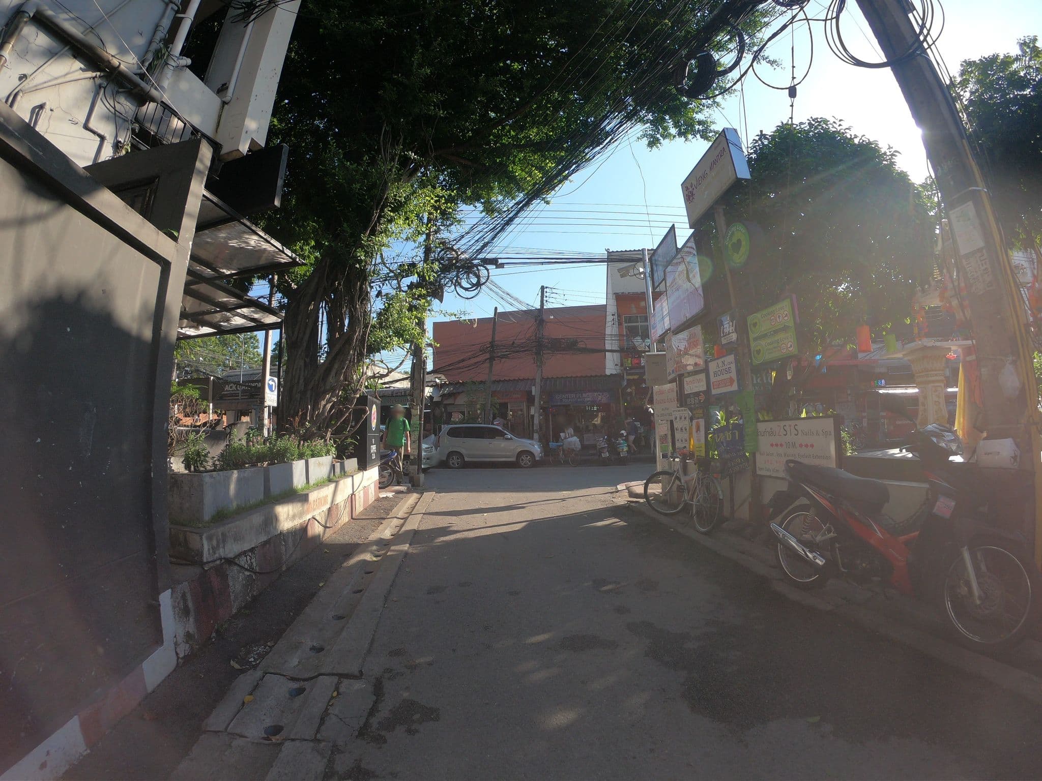 Street view near Hohelmchiangmai, Chiang Mai — © chanuwath_grab (CC BY-SA · Mapillary)