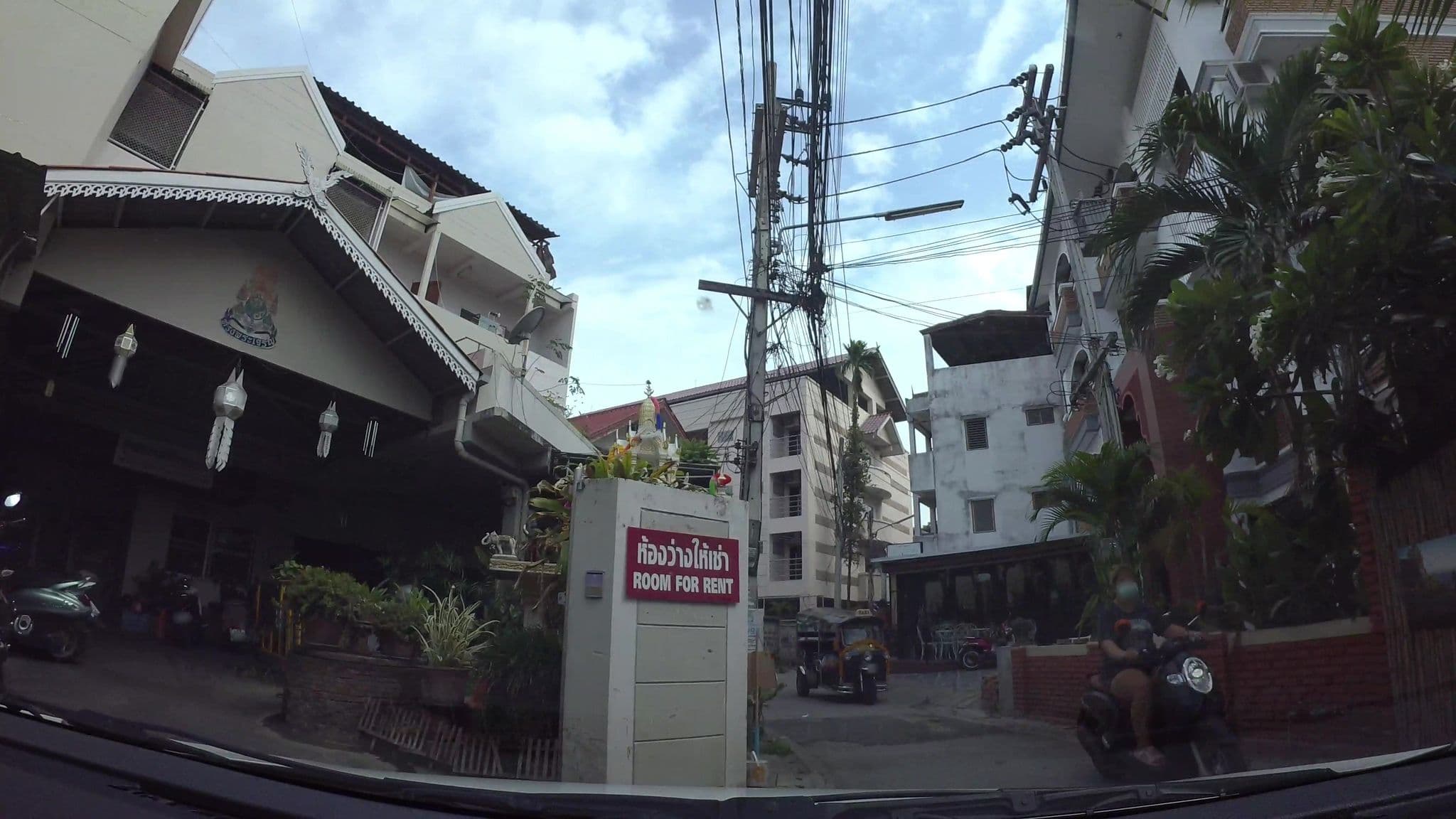 Street view near TJR Boutique House, Chiang Mai — © kaart_3 (CC BY-SA · Mapillary)
