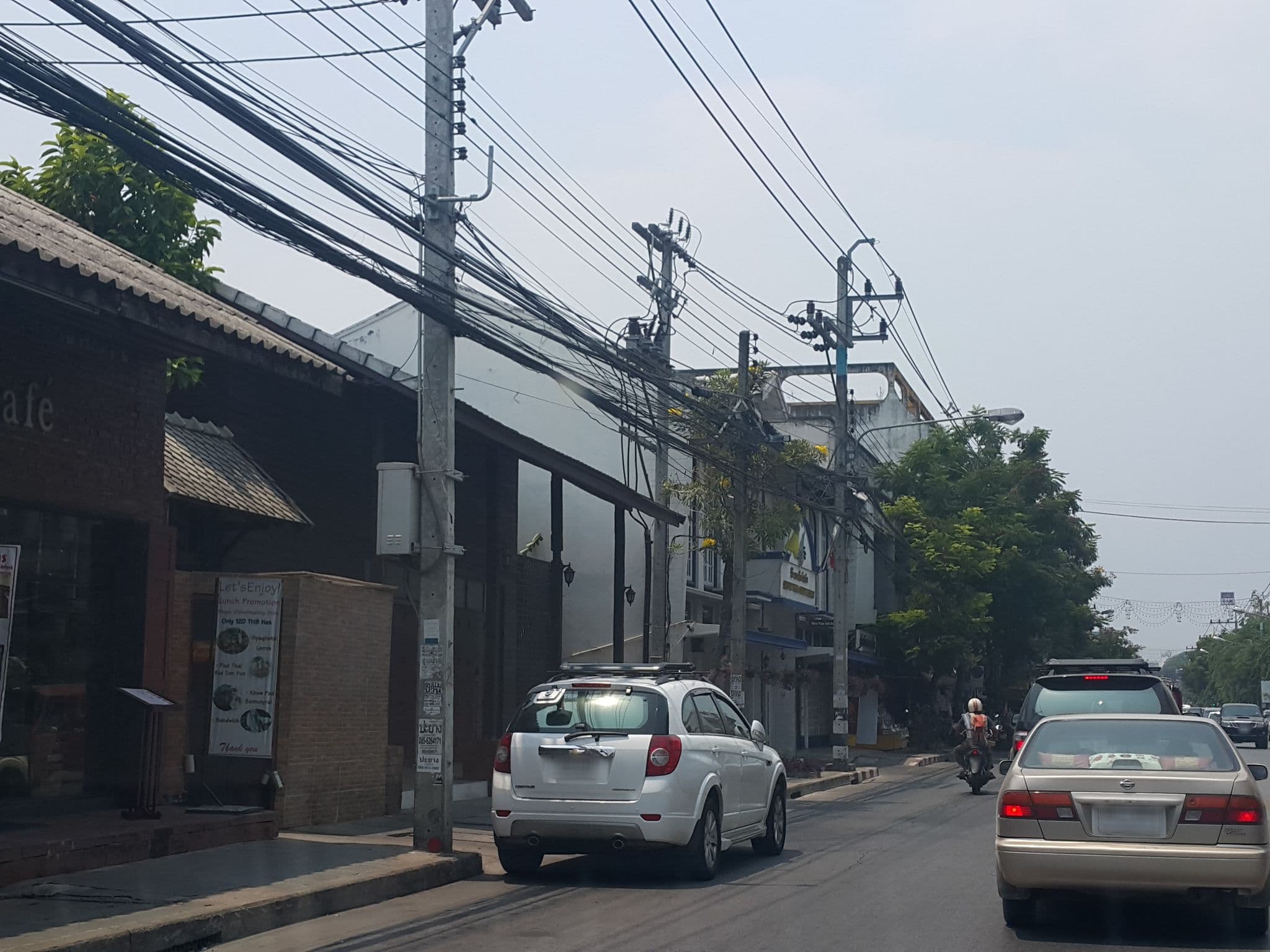 Street view near ชีวี วนา สปา บูติค รีสอร์ท (Shewe Wana Spa and Boutique Resort), Chiang Mai — © jrcarlsen (CC BY-SA · Mapillary)
