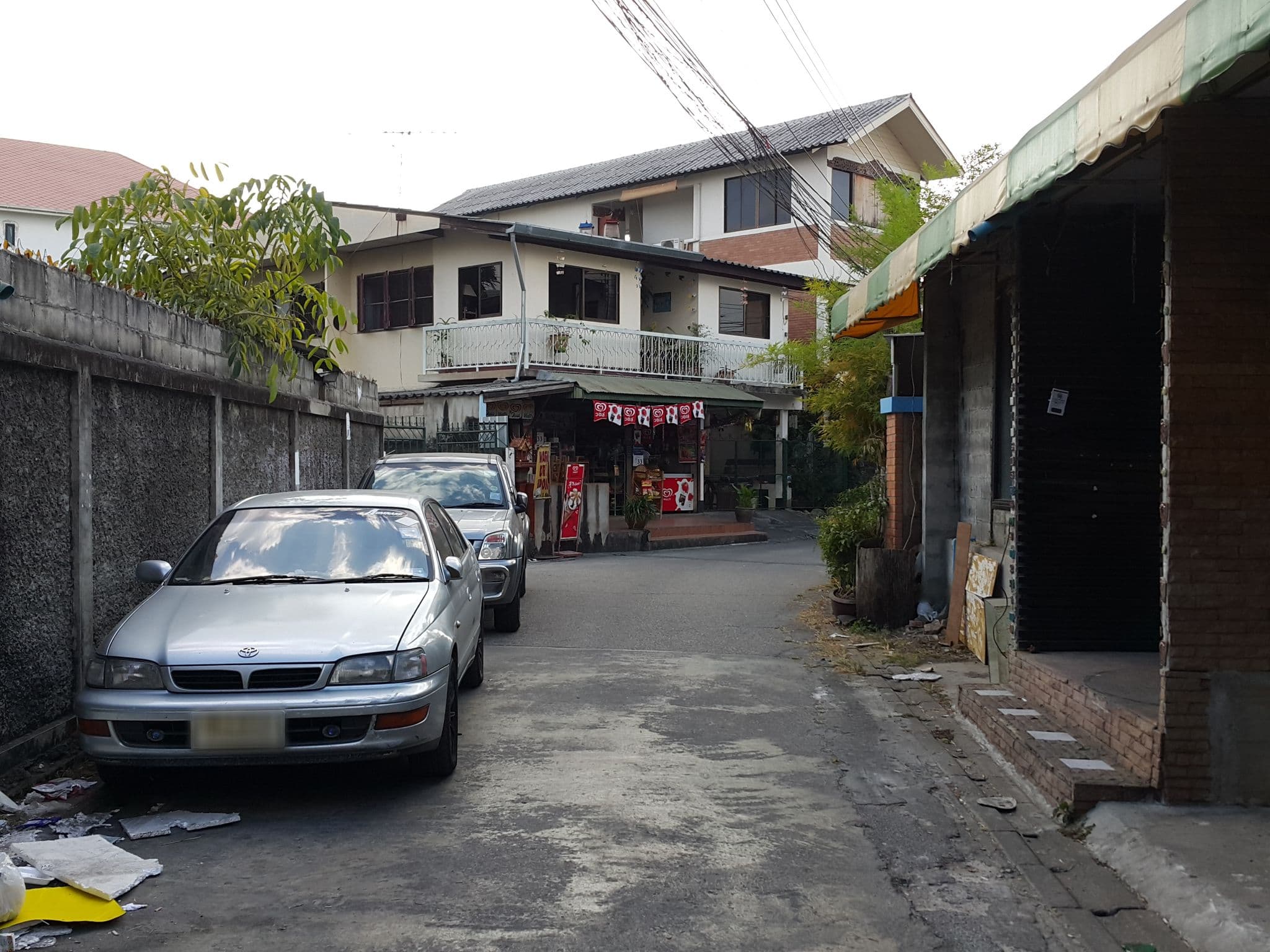 Street view near Jimmy Homestay, Chiang Mai — © jrcarlsen (CC BY-SA · Mapillary)