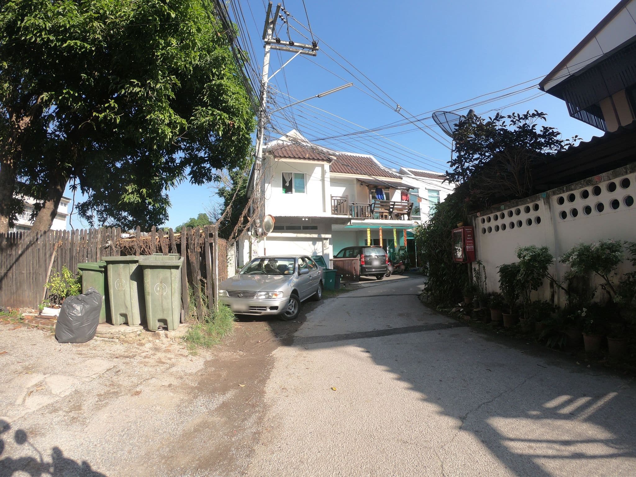 Street view near Lamphu House, Chiang Mai — © chanuwath_grab (CC BY-SA · Mapillary)