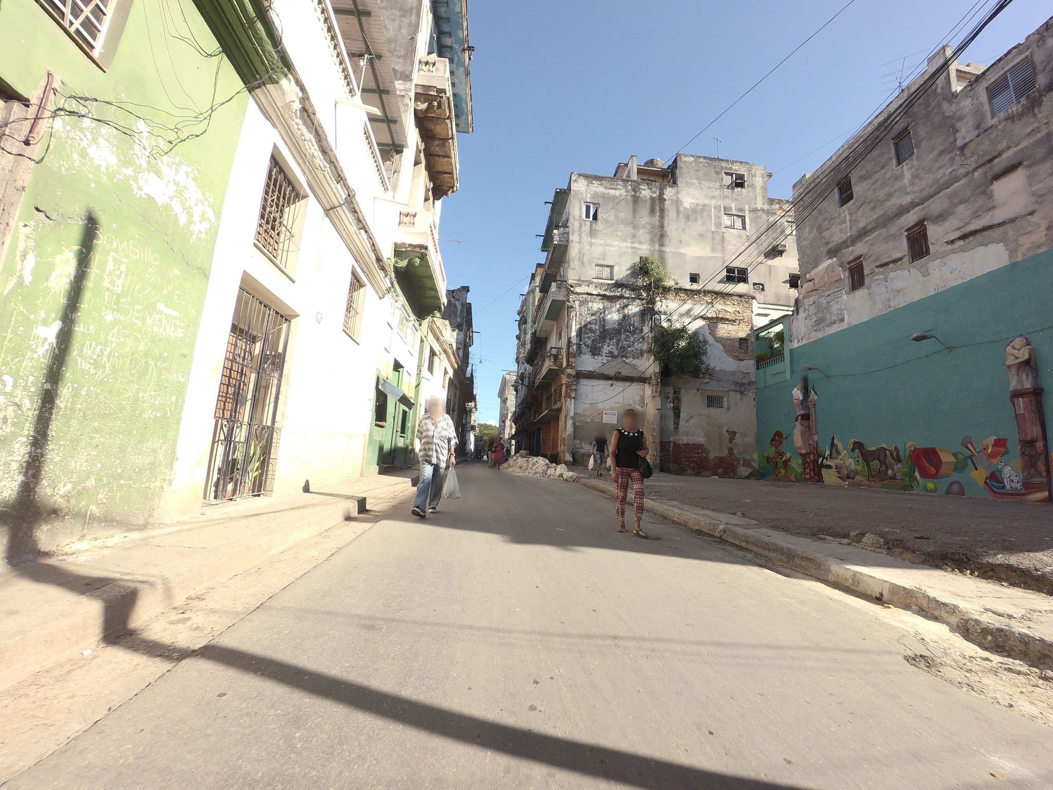 Street view near Casa Ángeles 66, Centro Habana