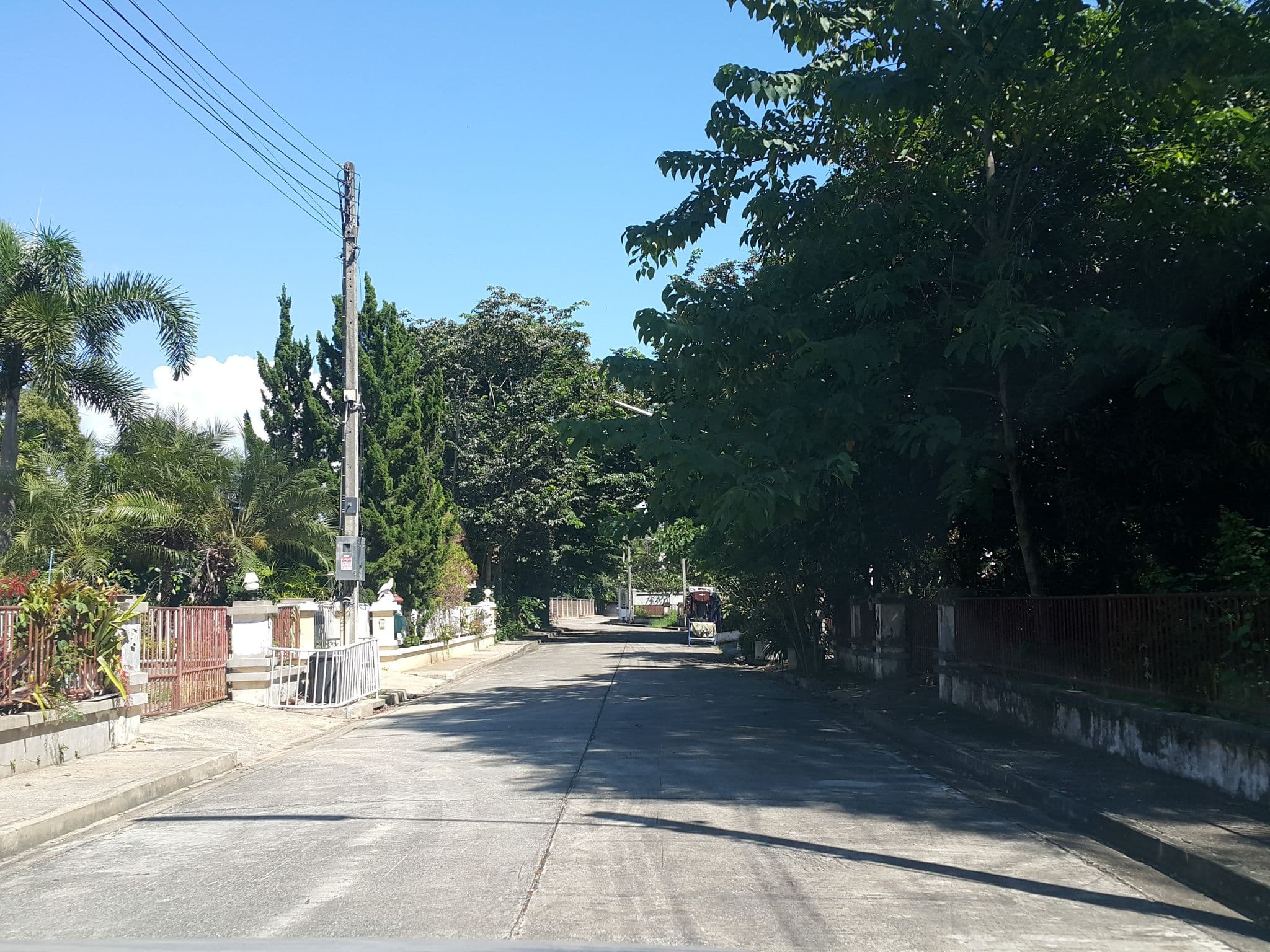 Street view near ภูดอย, Chiang Mai — © jrcarlsen (CC BY-SA · Mapillary)