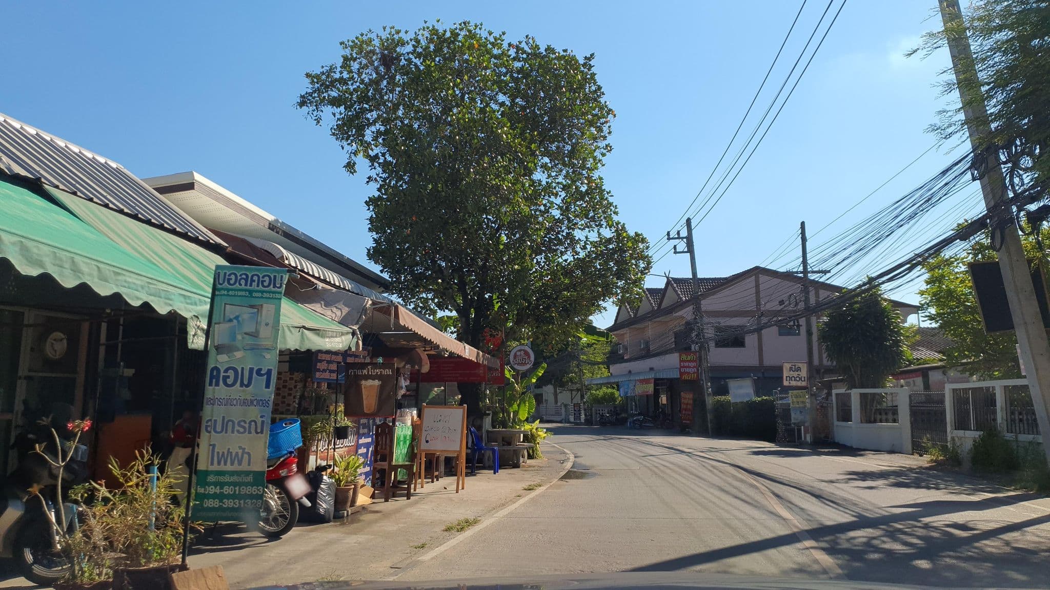 Street view near Living room of a prince charming, Chiang Mai — © jrcarlsen (CC BY-SA · Mapillary)