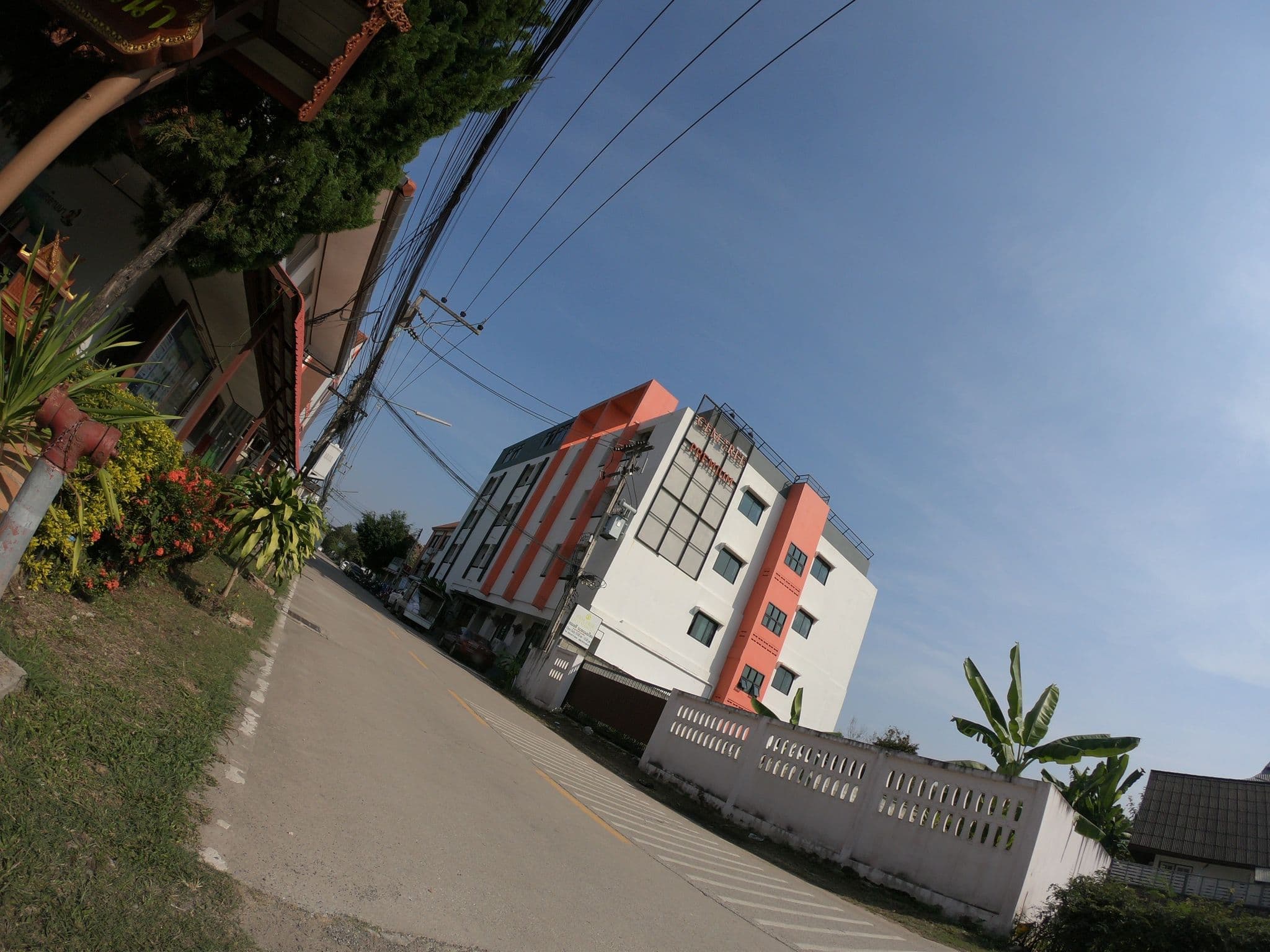 Street view near GEMTREE PREMIUM, Chiang Mai — © chanuwath_grab (CC BY-SA · Mapillary)