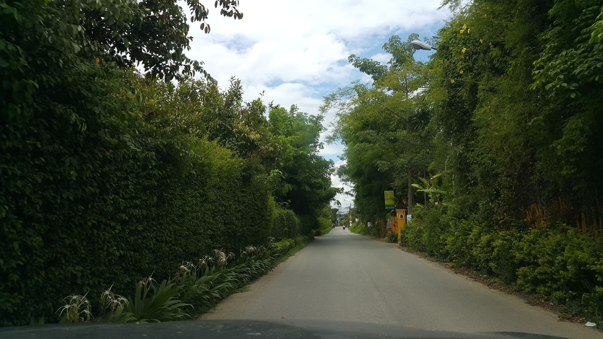 Street view near วีว่าซิตี้โฮม รีสอร์ต, Chiang Mai — © jrcarlsen (CC BY-SA · Mapillary)