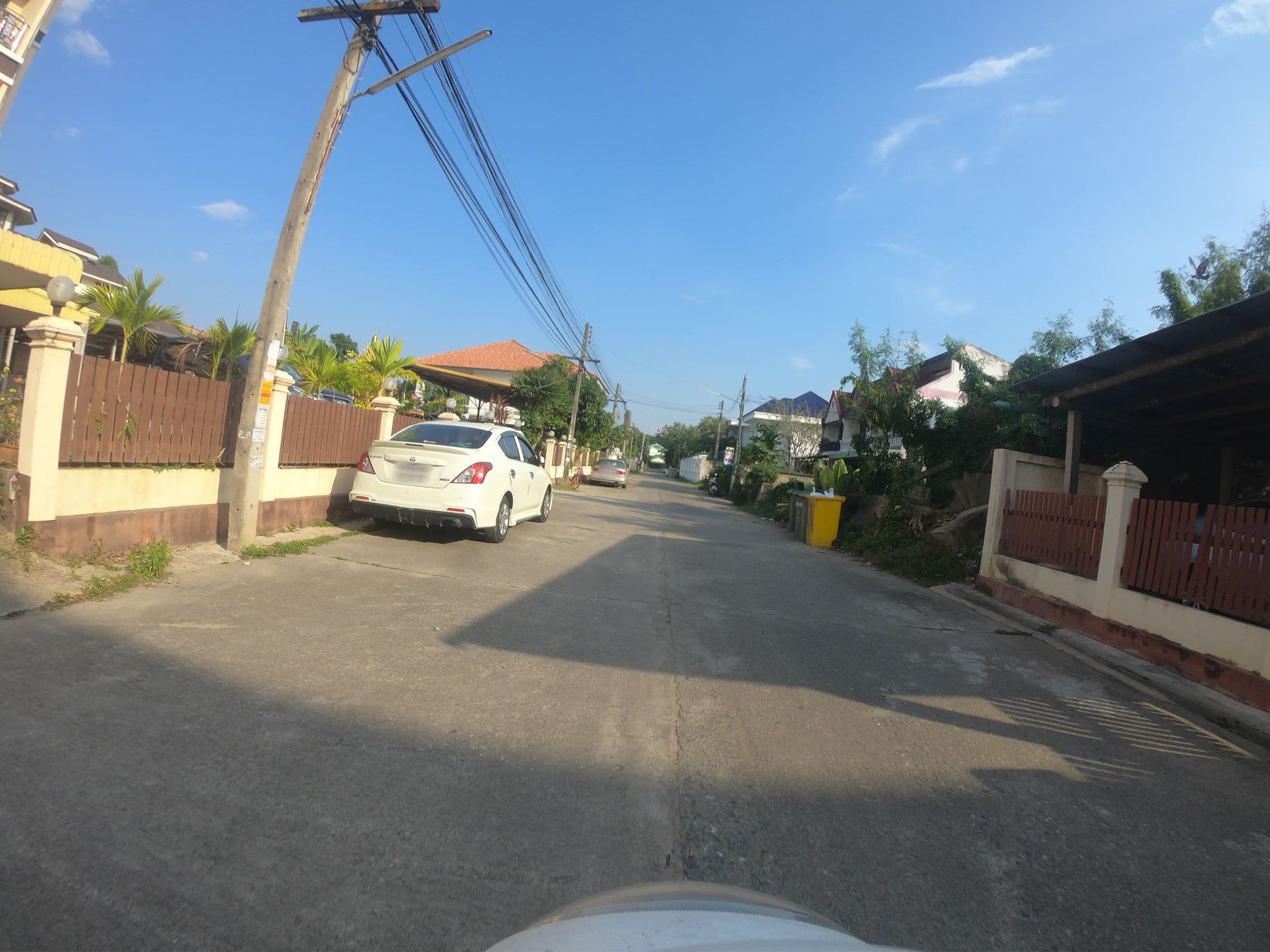Street view near สุรินทร์ แมนชั่น, Chiang Mai — © chanuwath_grab (CC BY-SA · Mapillary)