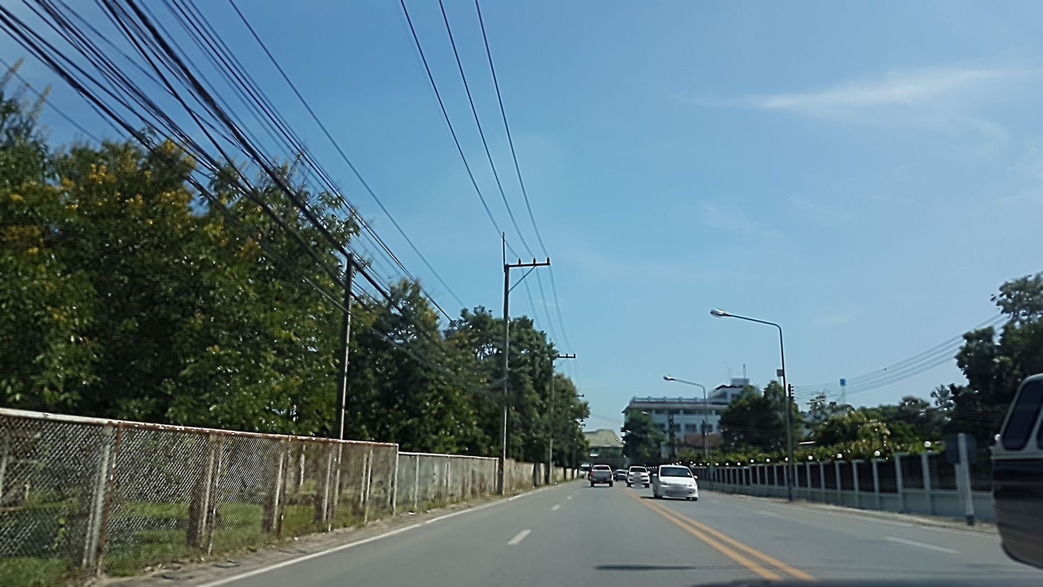 Street view near Baisiri maya, Chiang Mai — © ekkarin (CC BY-SA · Mapillary)