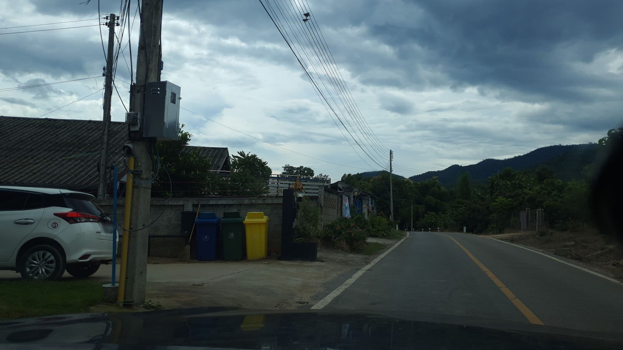 Street view near Bed And Butler Hostel, Mae Tha — © jrcarlsen (CC BY-SA · Mapillary)