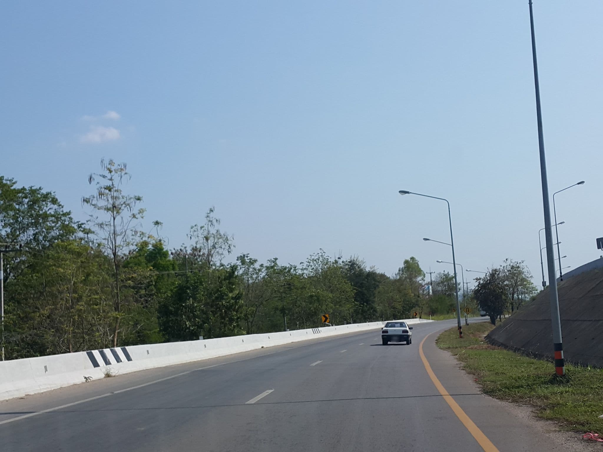 Street view near Suriwongse Hotel, Lampang — © jrcarlsen (CC BY-SA · Mapillary)
