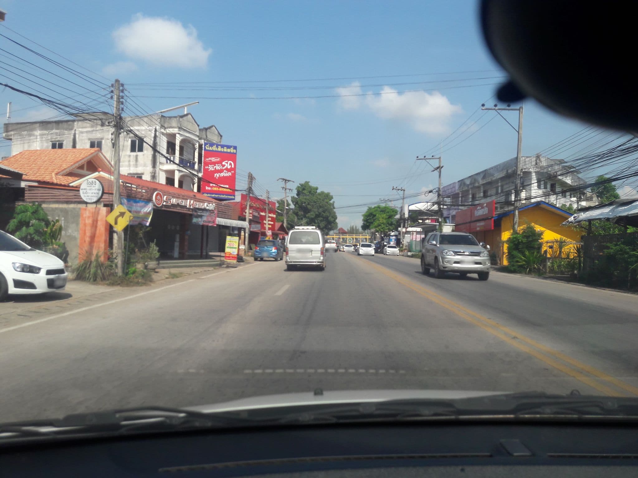 Street view near หนึ่งลักกี้เรสชิเดนช์ (Nueng Lucky Residence), Lampang — © noochjaree (CC BY-SA · Mapillary)