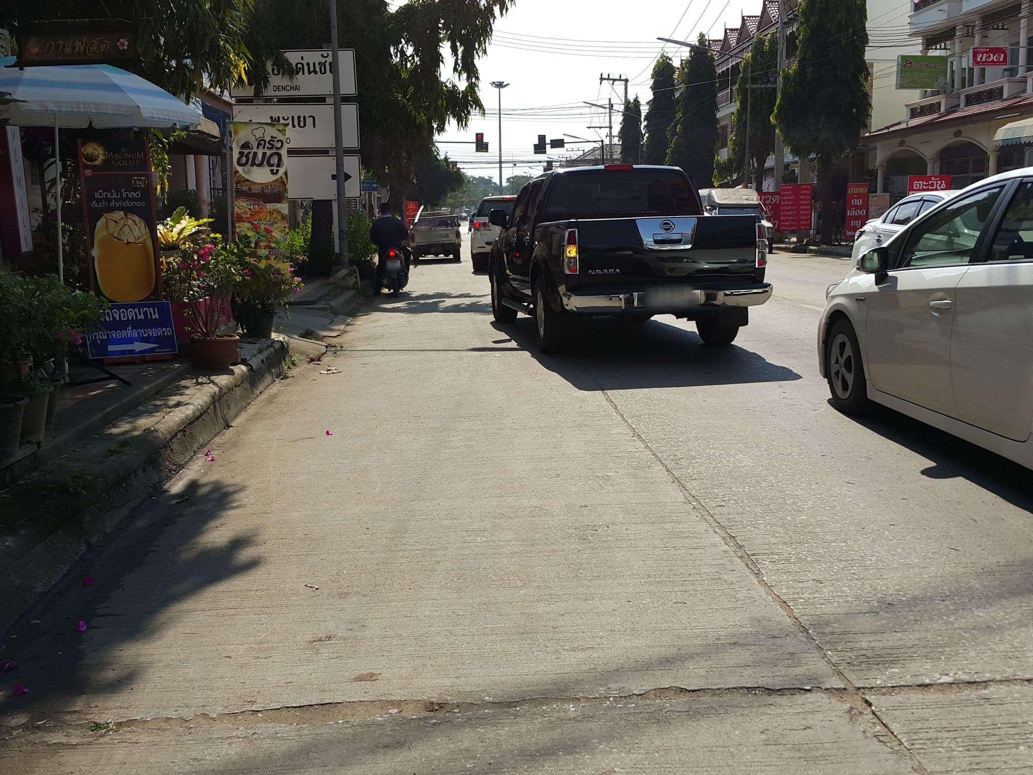 Street view near kelangnakorn hotel, Lampang — © jrcarlsen (CC BY-SA · Mapillary)
