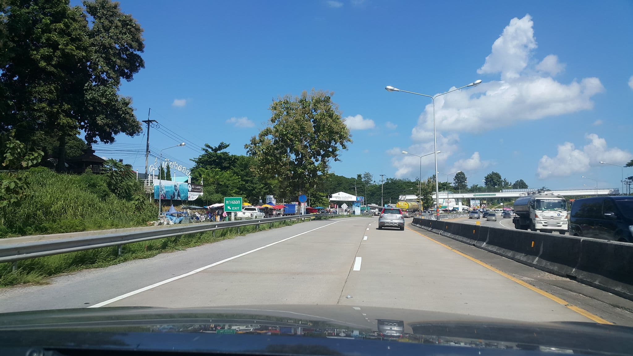 Street view near JoyJin Hostel, Mae Tha — © jrcarlsen (CC BY-SA · Mapillary)