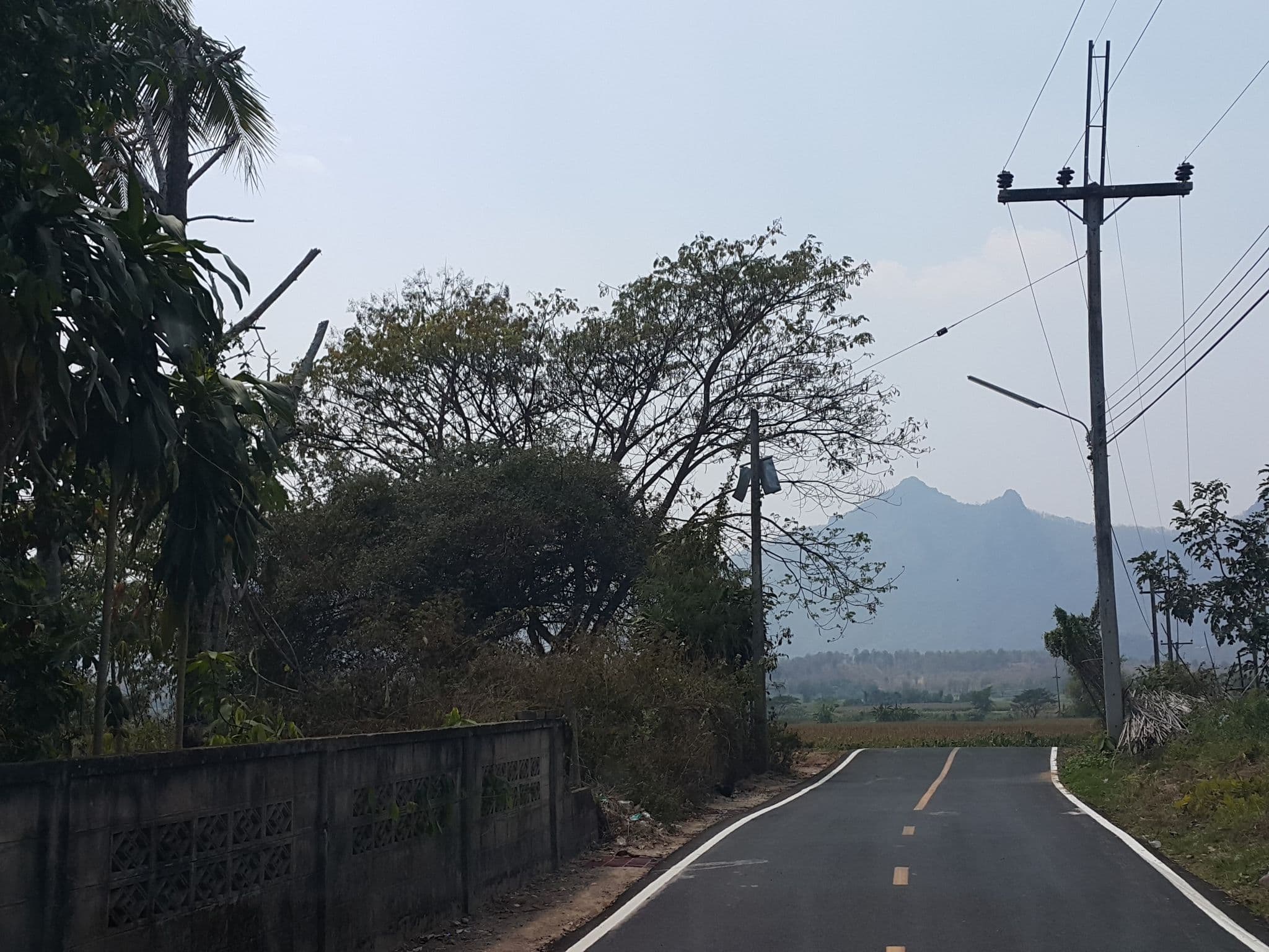 Street view near สุขใจรีสอร์ท, San Kamphaeng — © jrcarlsen (CC BY-SA · Mapillary)