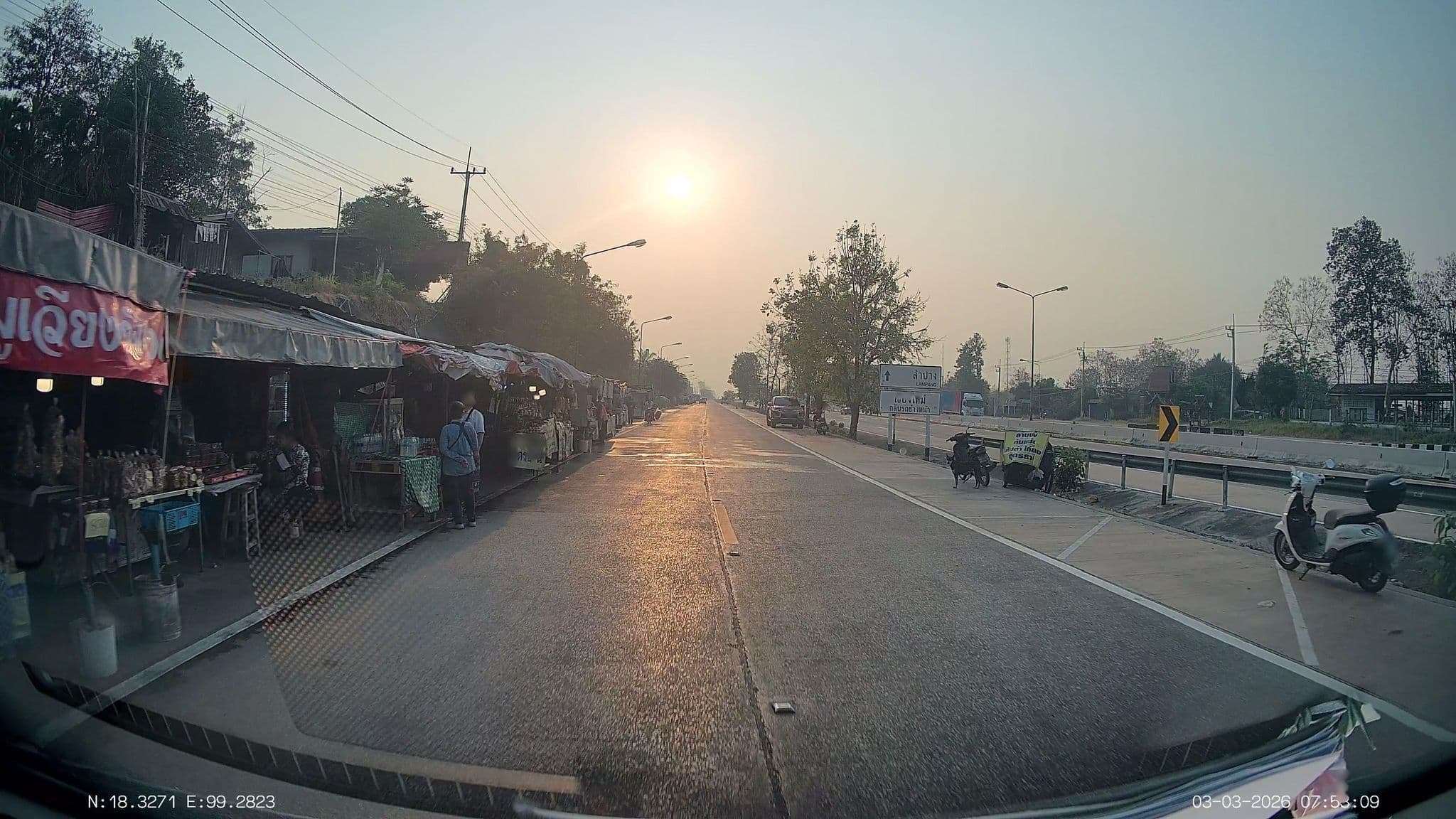 Street view near โรงแรมบ้านสวนทุ่งเกวียน, Mae Tha — © ThailandCambodia (CC BY-SA · Mapillary)