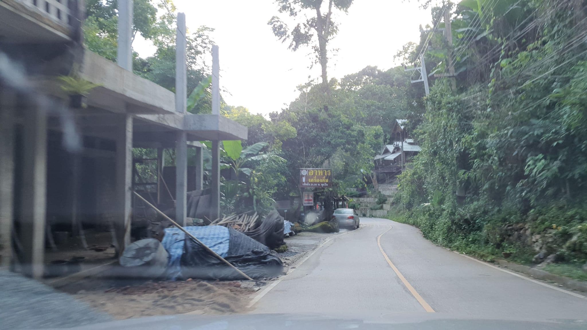 Street view near Mae Kampong K.P Resort, San Kamphaeng — © jrcarlsen (CC BY-SA · Mapillary)