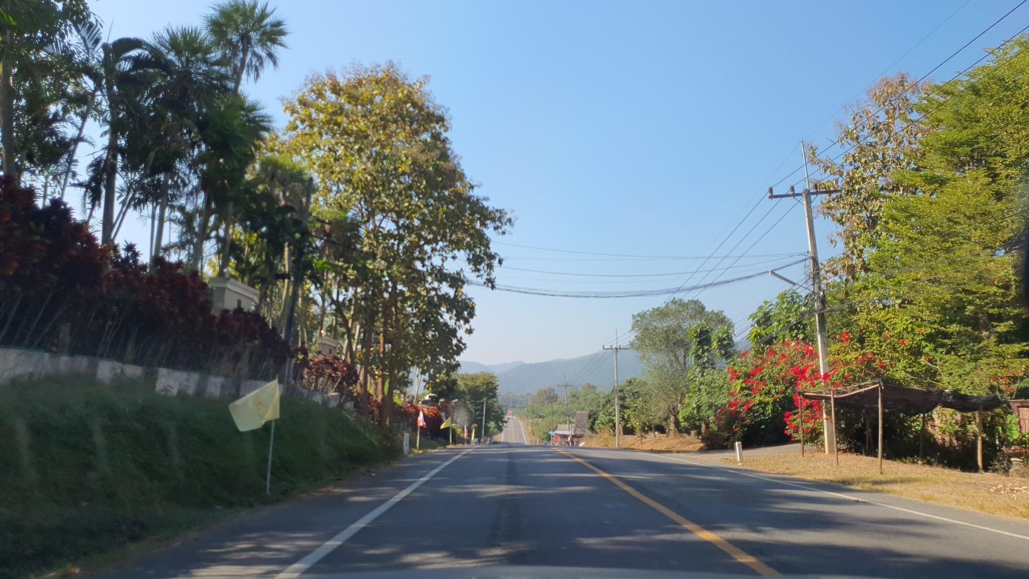 Street view near Gassan Khuntan, Mae Tha — © jrcarlsen (CC BY-SA · Mapillary)