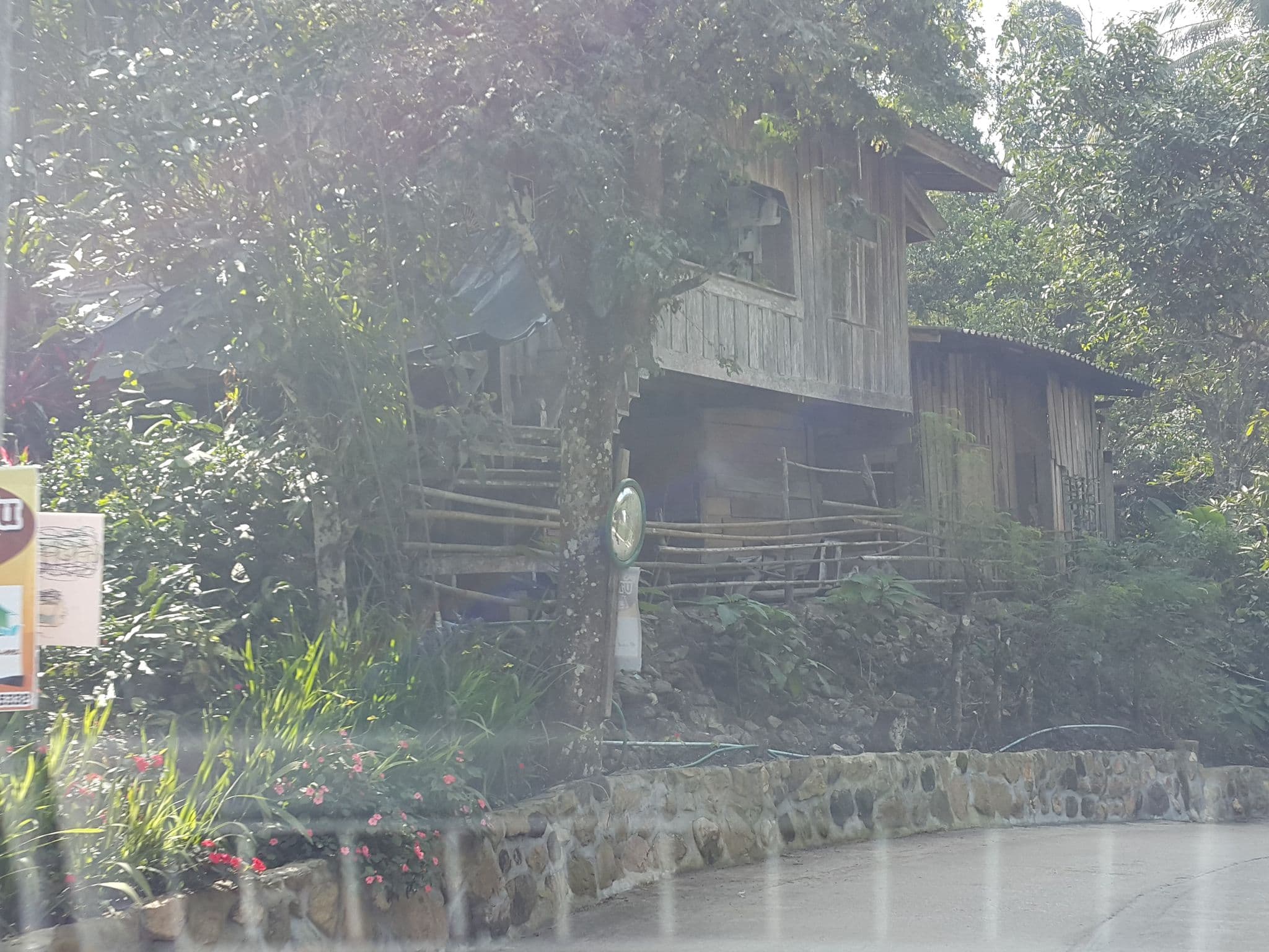 Street view near Port 22, San Kamphaeng — © jrcarlsen (CC BY-SA · Mapillary)