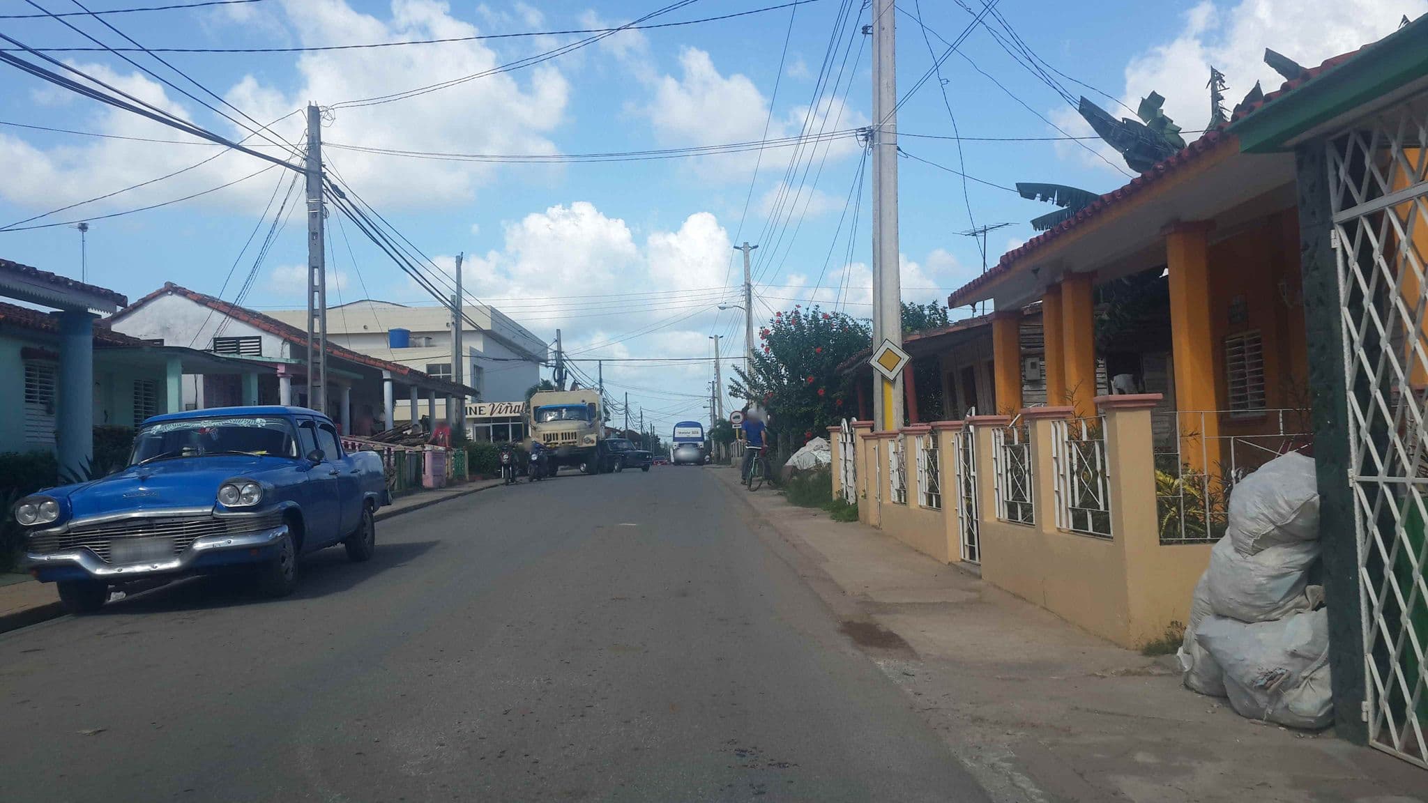 Street view near Alojamiento Yamira, Viñales — © redmapper (CC BY-SA · Mapillary)