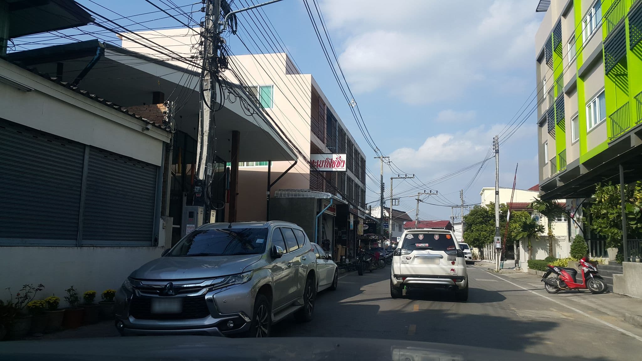 Street view near บ้านฮอมฮัก โฮมสเตย์ BaanHomHug Homestay, Phayao — © jrcarlsen (CC BY-SA · Mapillary)
