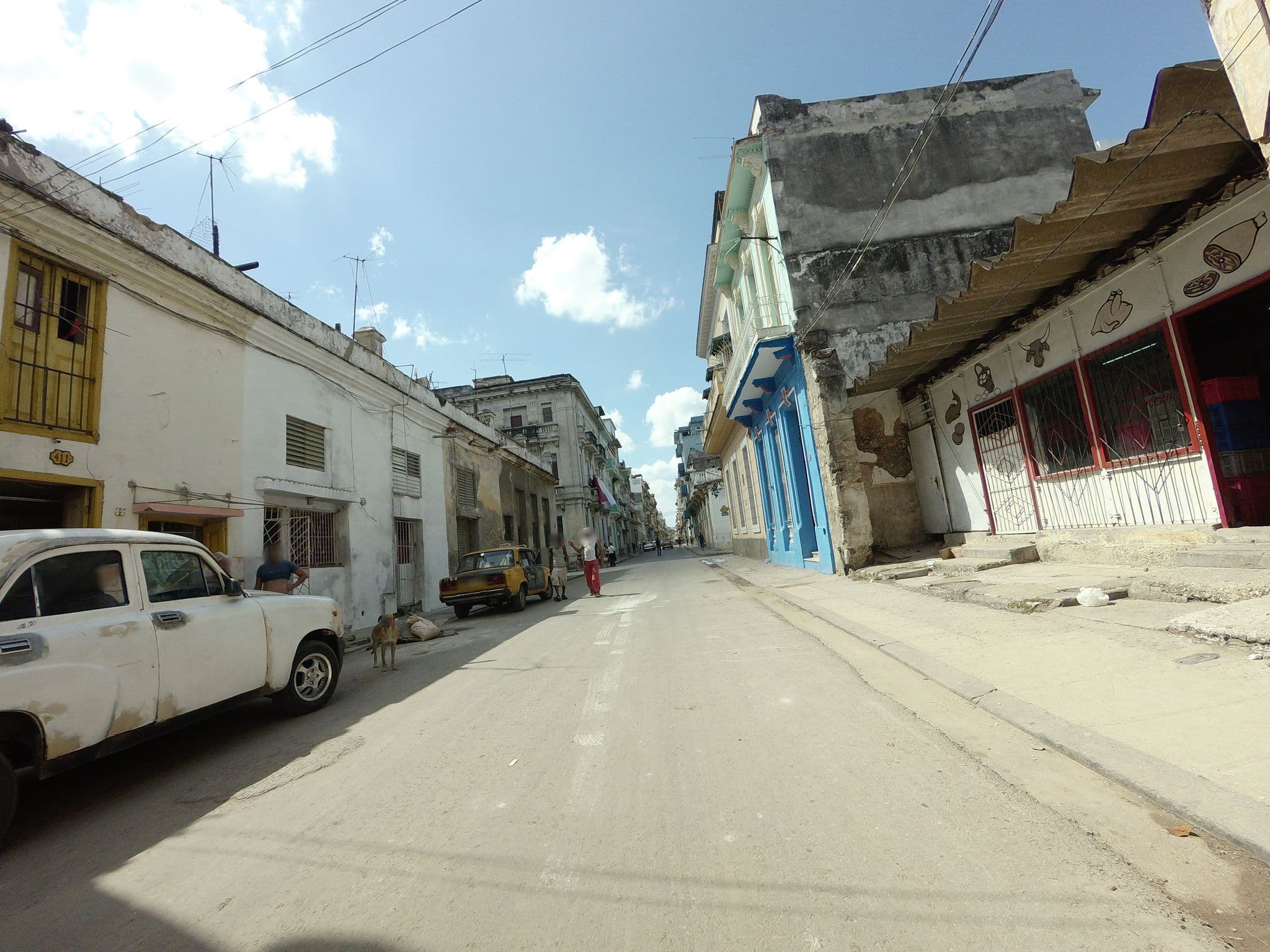 Street view near Alina y Joseph, Centro Habana