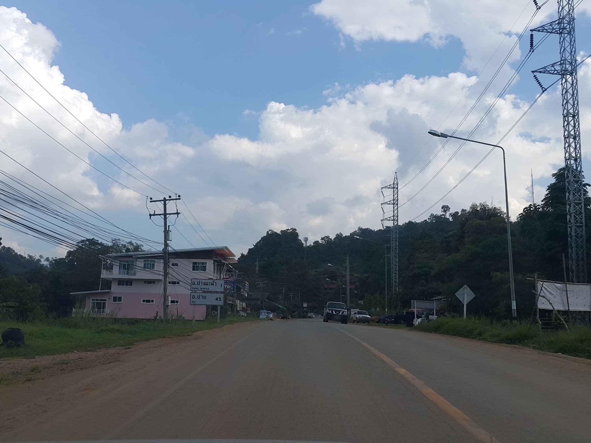 Street view near Baancafe Nature Resort, Pai — © jrcarlsen (CC BY-SA · Mapillary)
