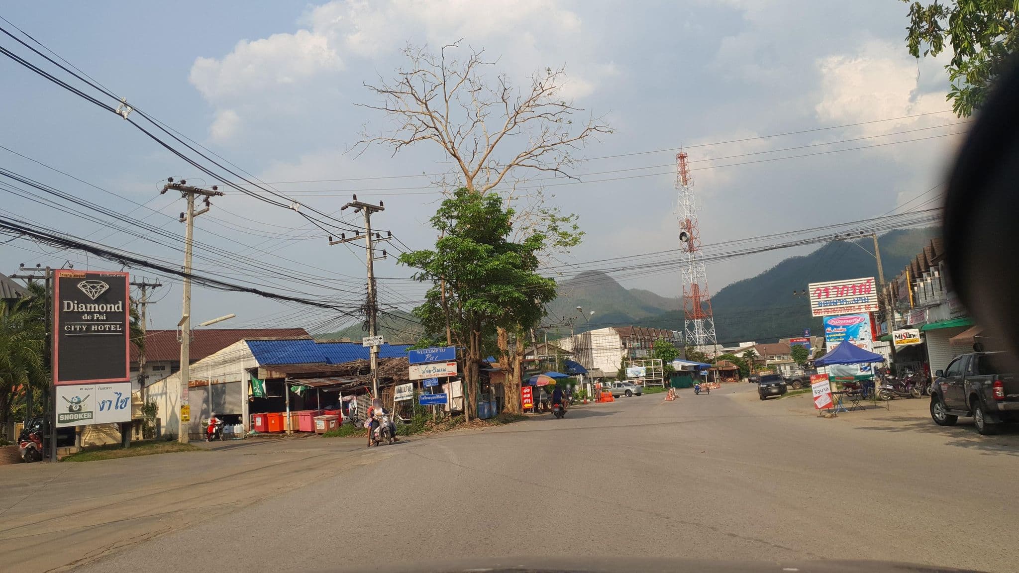 Street view near Diamond de Pai City Hotel, Pai — © jrcarlsen (CC BY-SA · Mapillary)