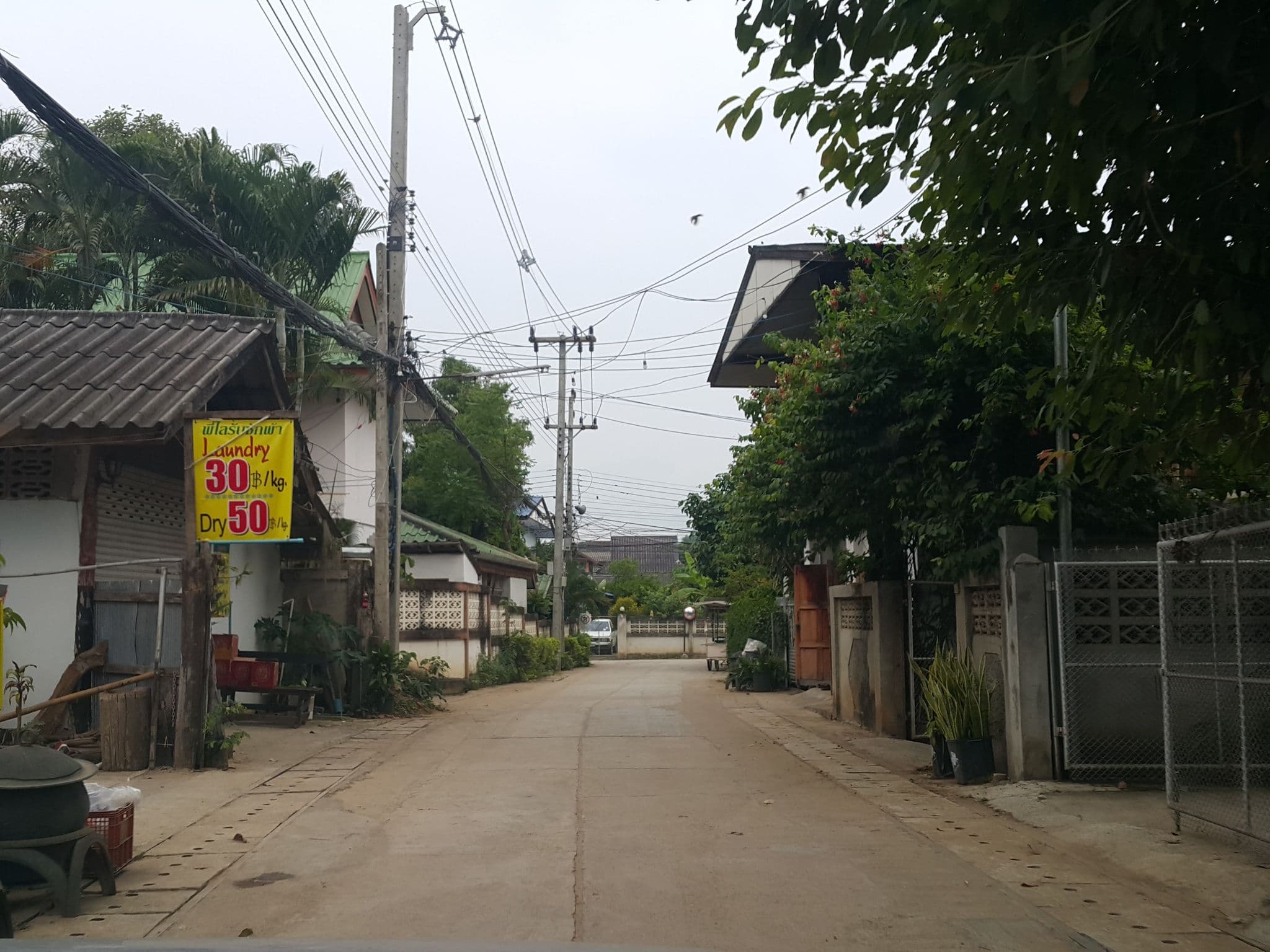 Street view near Kenter House (Guesthouse), Pai — © jrcarlsen (CC BY-SA · Mapillary)