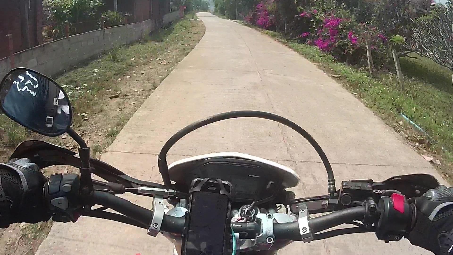 Street view near บ้านสฤงฆารฮัท, Pai — © julcnx (CC BY-SA · Mapillary)