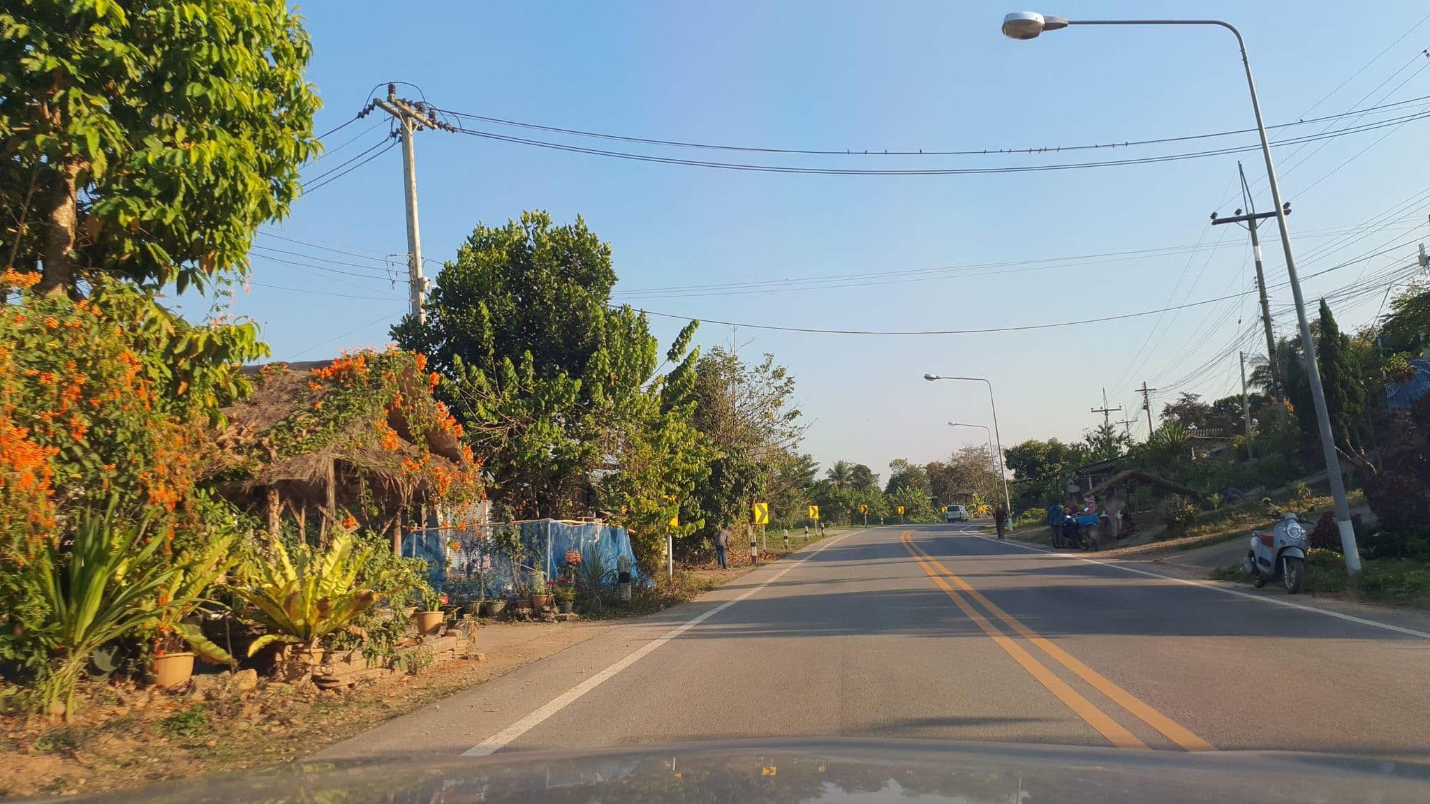 Street view near The White House Boutique Resort, Chiang Rai — © jrcarlsen (CC BY-SA · Mapillary)