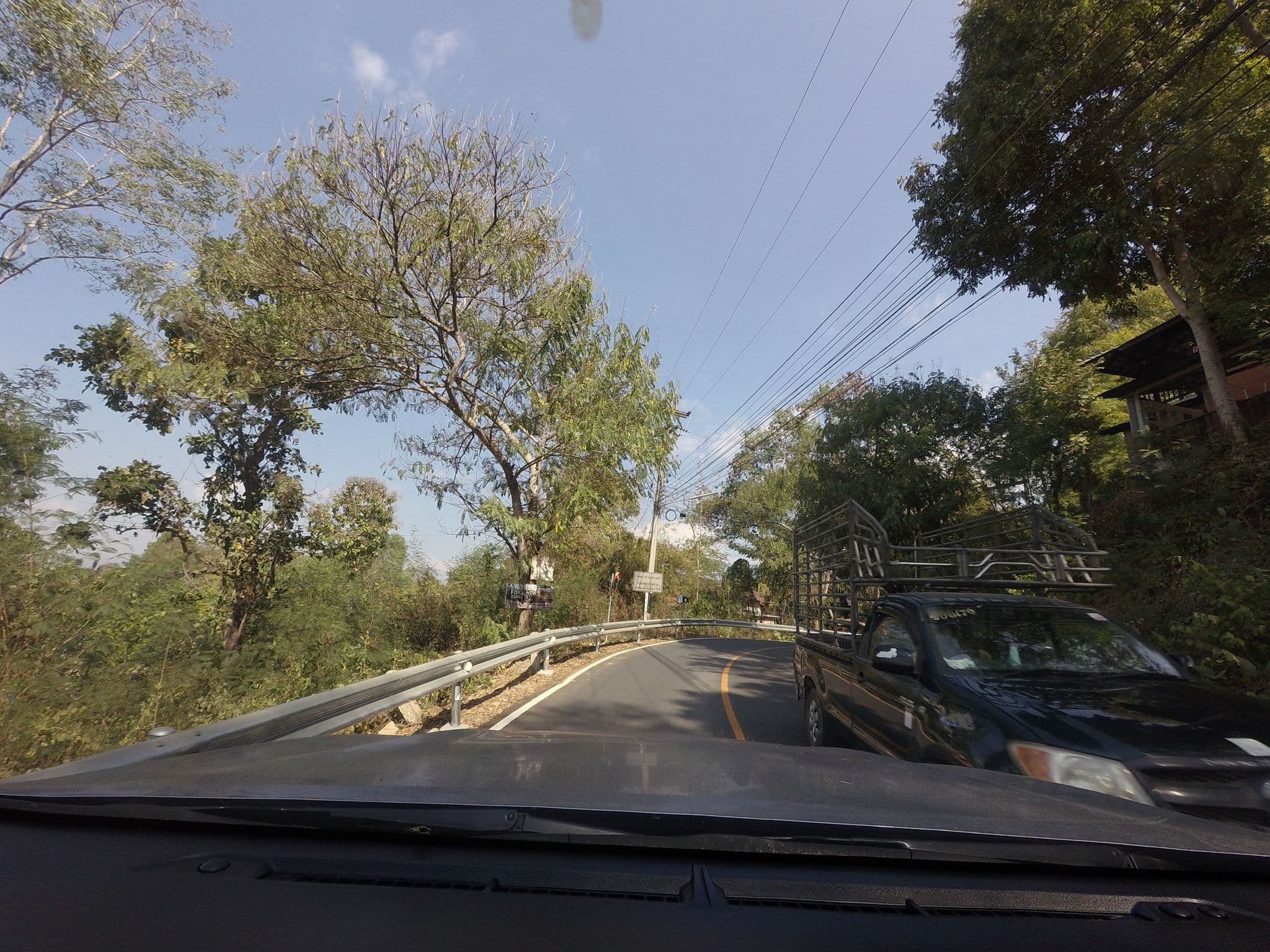 Street view near ห้องประชุมสวนดอยรีสอร์ท, Pai — © mishari (CC BY-SA · Mapillary)