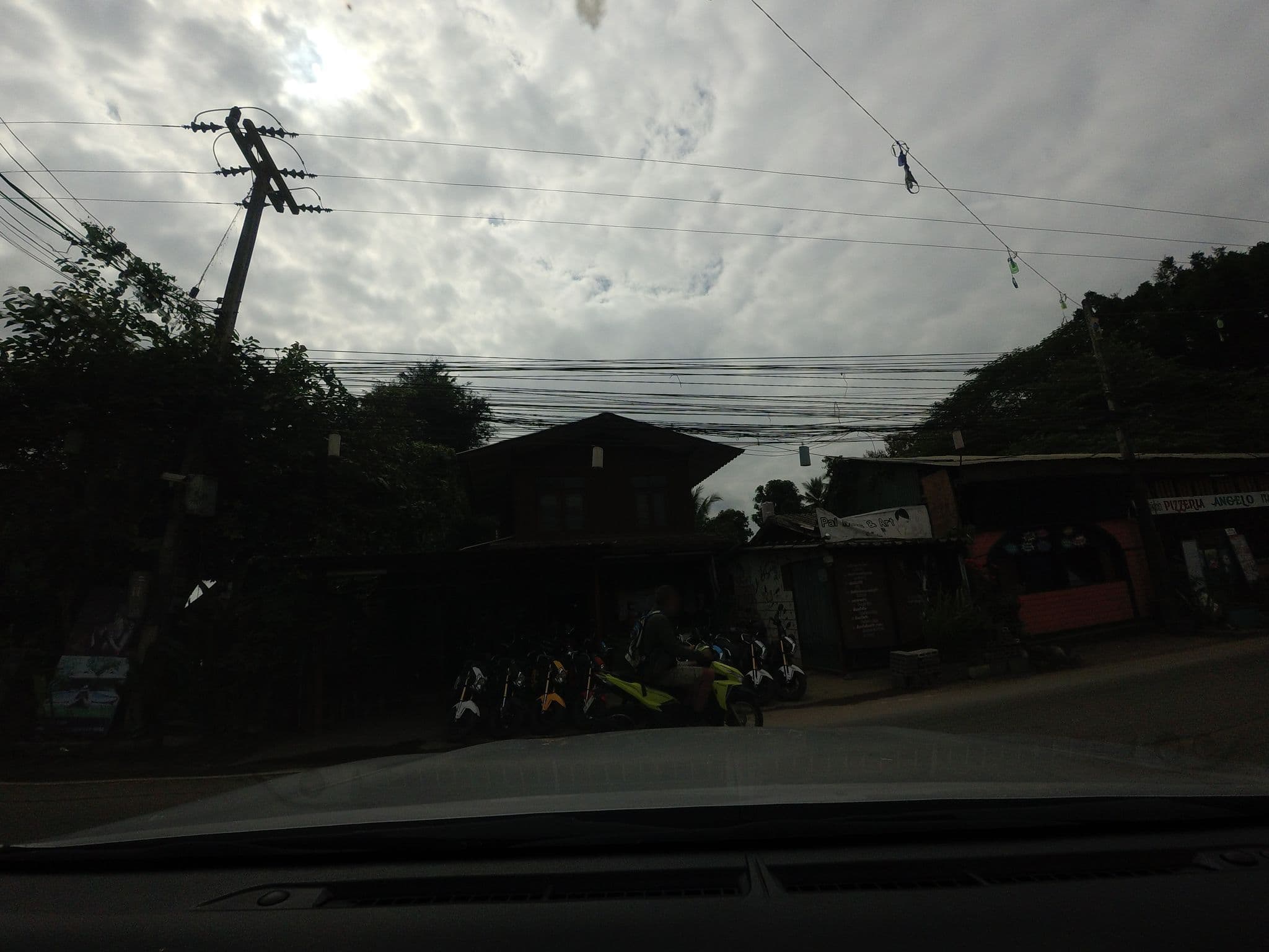 Street view near ใต้ผ้าห่มสีสันสวยงามvip Room @Sawaddee Pai Resort & Spa, Pai — © mishari (CC BY-SA · Mapillary)