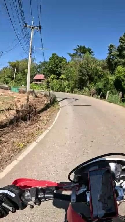 Street view near ณ ปาย รีสอร์ท (De Pai), Pai — © julcnx (CC BY-SA · Mapillary)