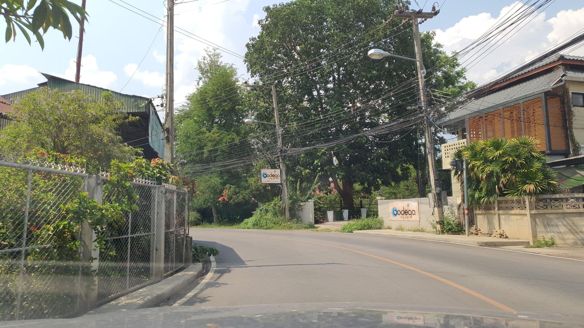 Street view near The River Of Love @ Pai Resort, Pai — © jrcarlsen (CC BY-SA · Mapillary)