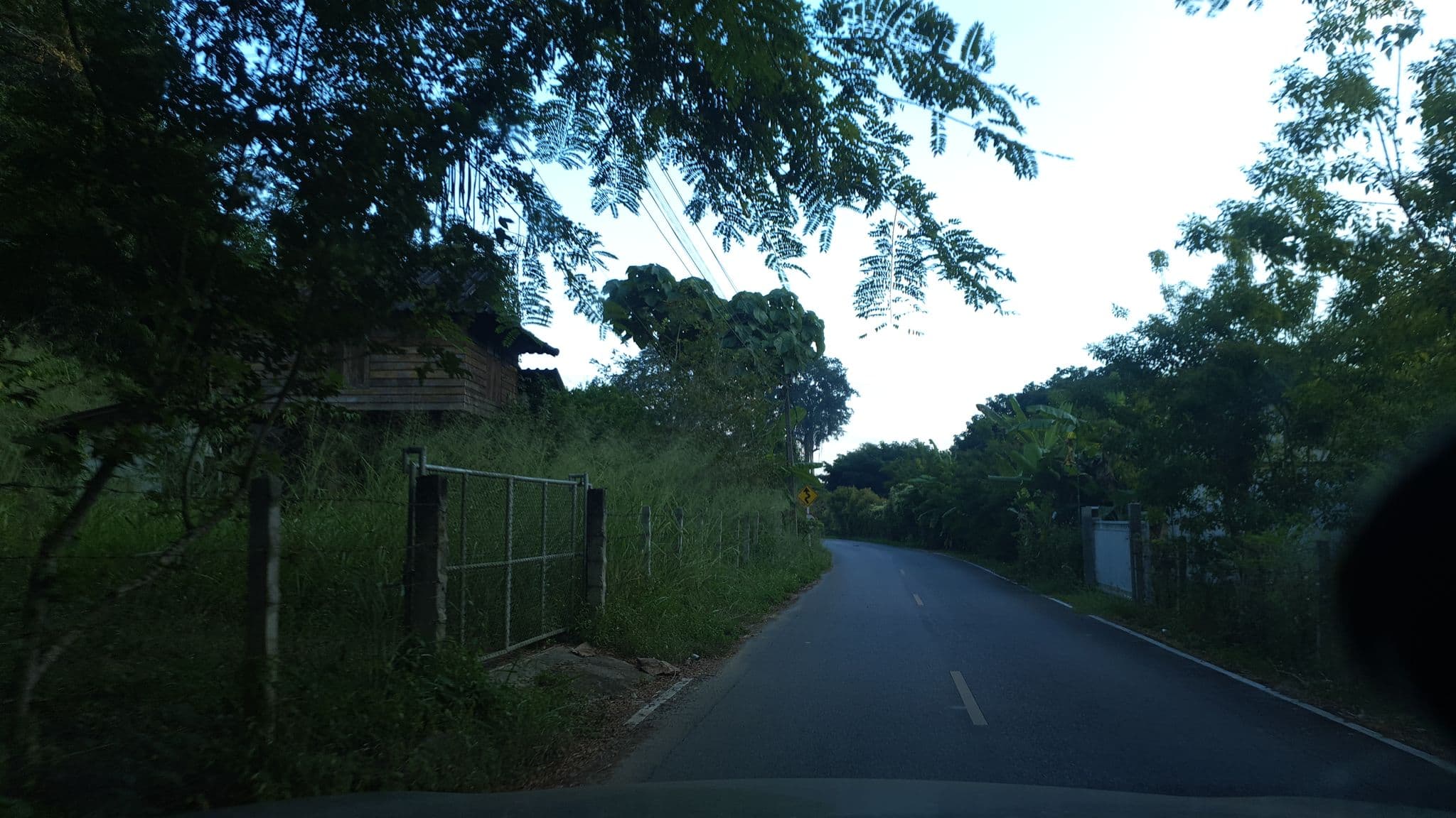 Street view near บ้านอินดง, Phrao — © jrcarlsen (CC BY-SA · Mapillary)
