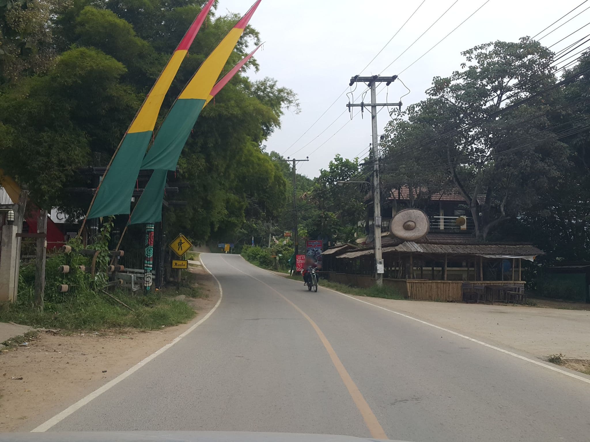Street view near บ้านริมสวน, Pai — © jrcarlsen (CC BY-SA · Mapillary)