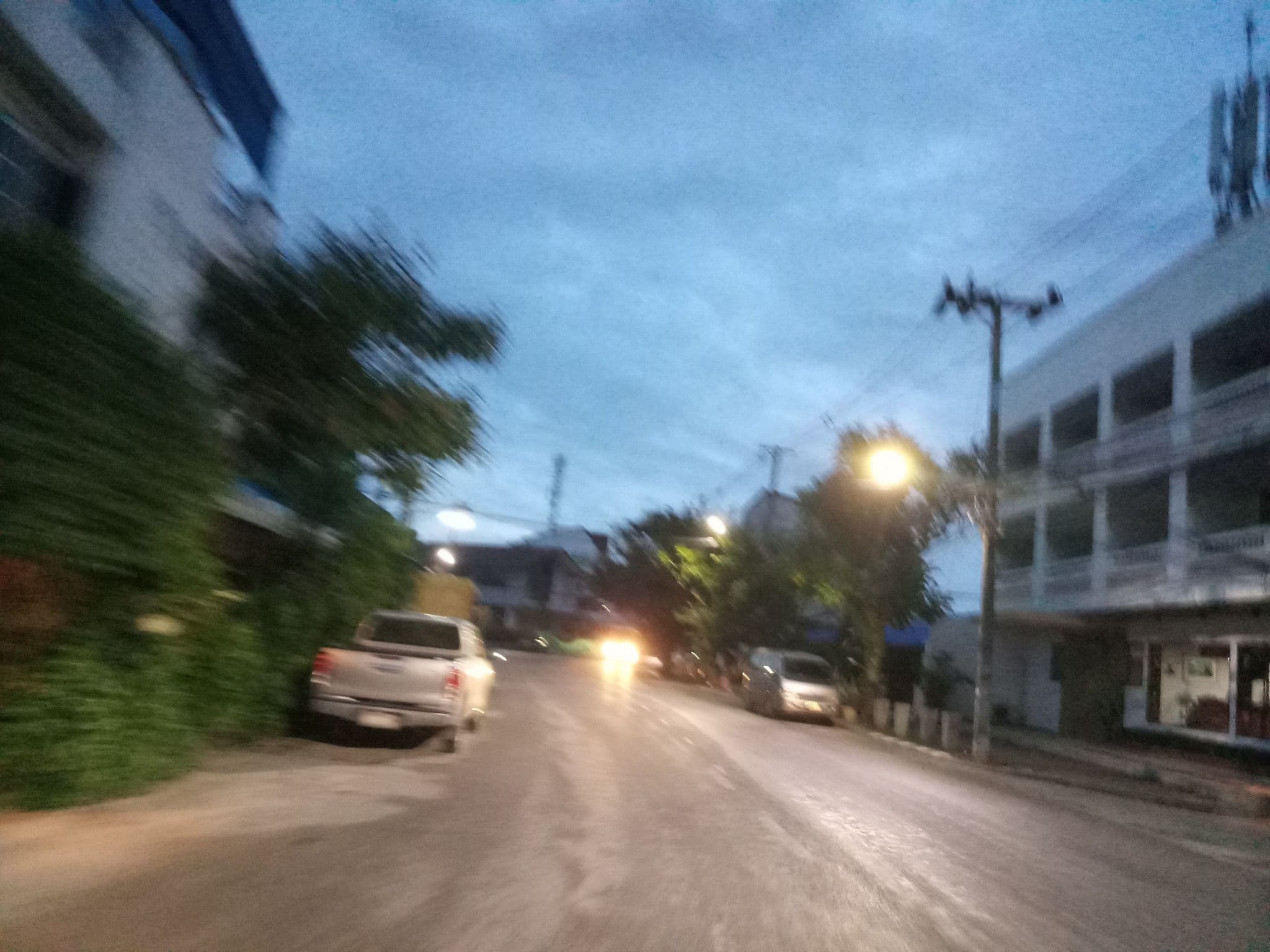 Street view near โรงแรมอยู่สุข, Chiang Rai — © jang (CC BY-SA · Mapillary)