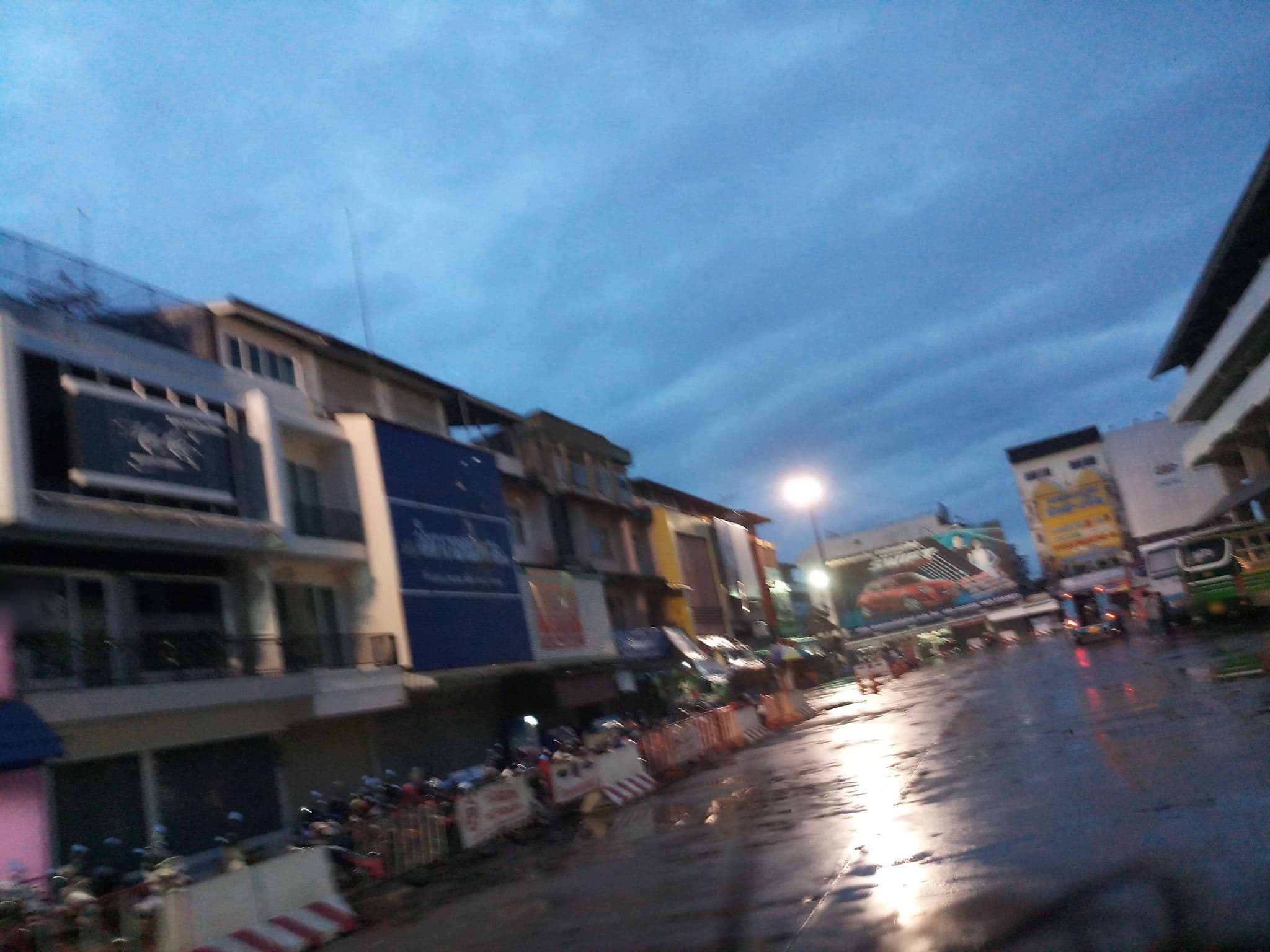 Street view near เชียงรายแกรนด์รูม โรงแรม:Chaing Rai Grand Room Hotel, Chiang Rai — © jang (CC BY-SA · Mapillary)