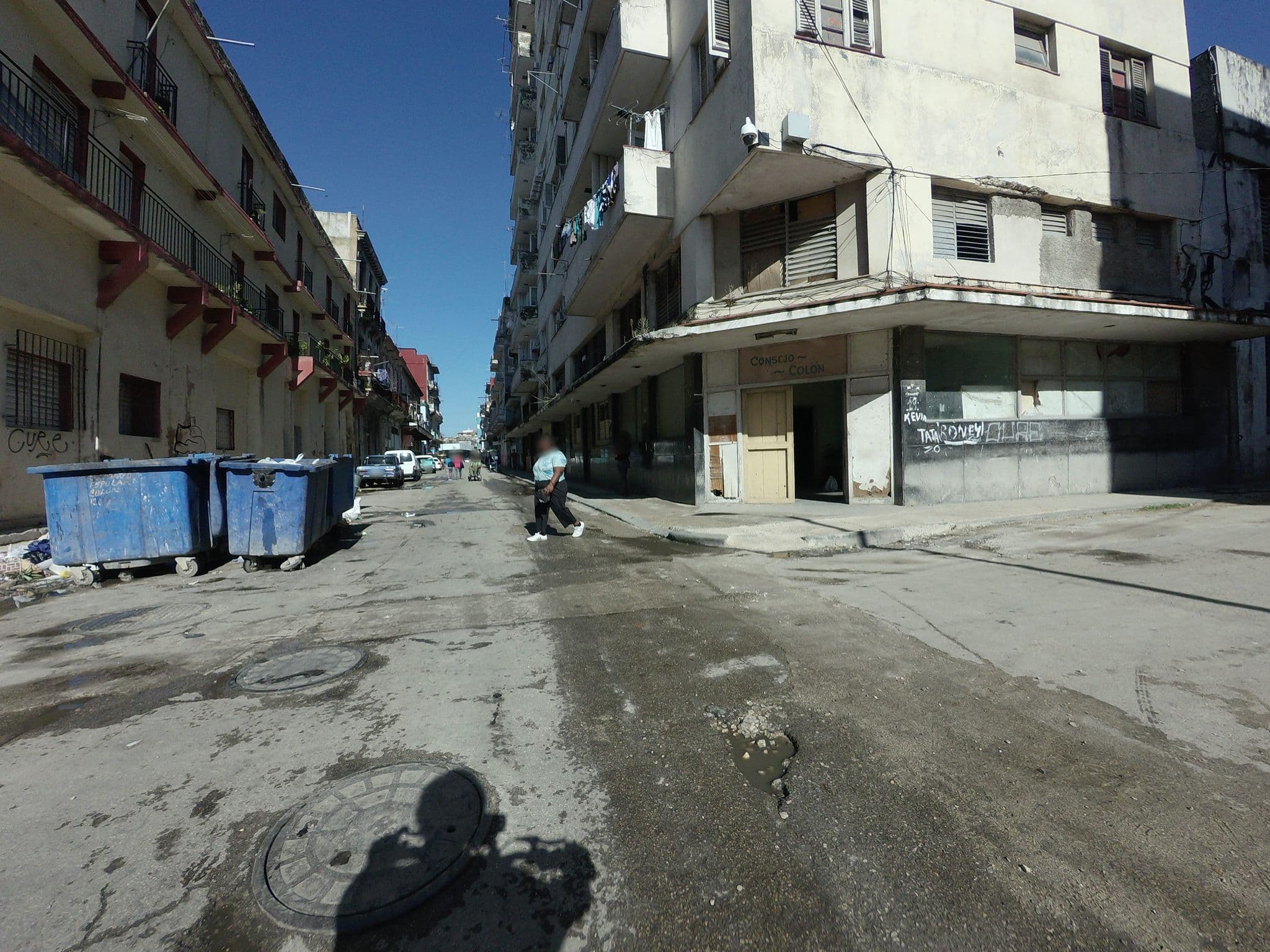 Street view near Elsa & Mary, Centro Habana