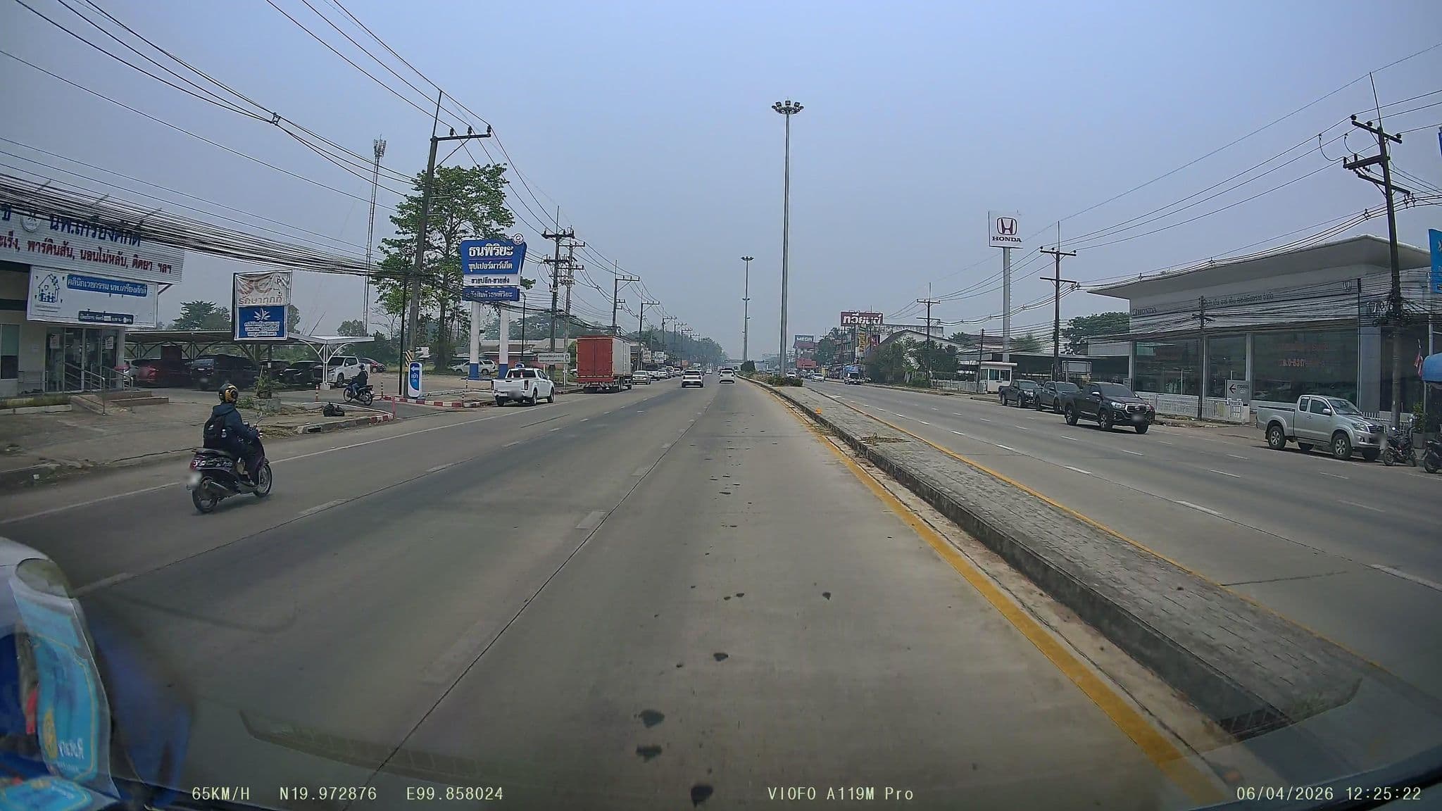 Street view near Pronprom Hotel @ Chiangrai, Chiang Rai — © ThailandCambodia (CC BY-SA · Mapillary)