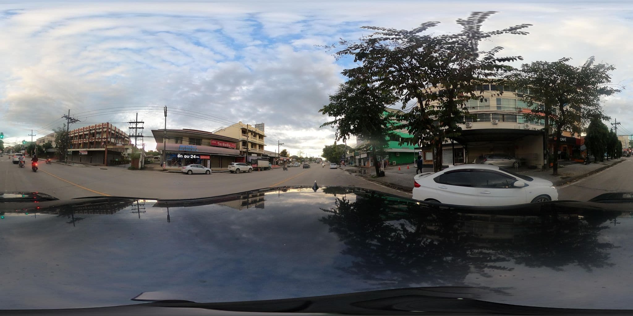 Street view near Amarin Resortchiangrai, Chiang Rai — © SoT (CC BY-SA · Mapillary)