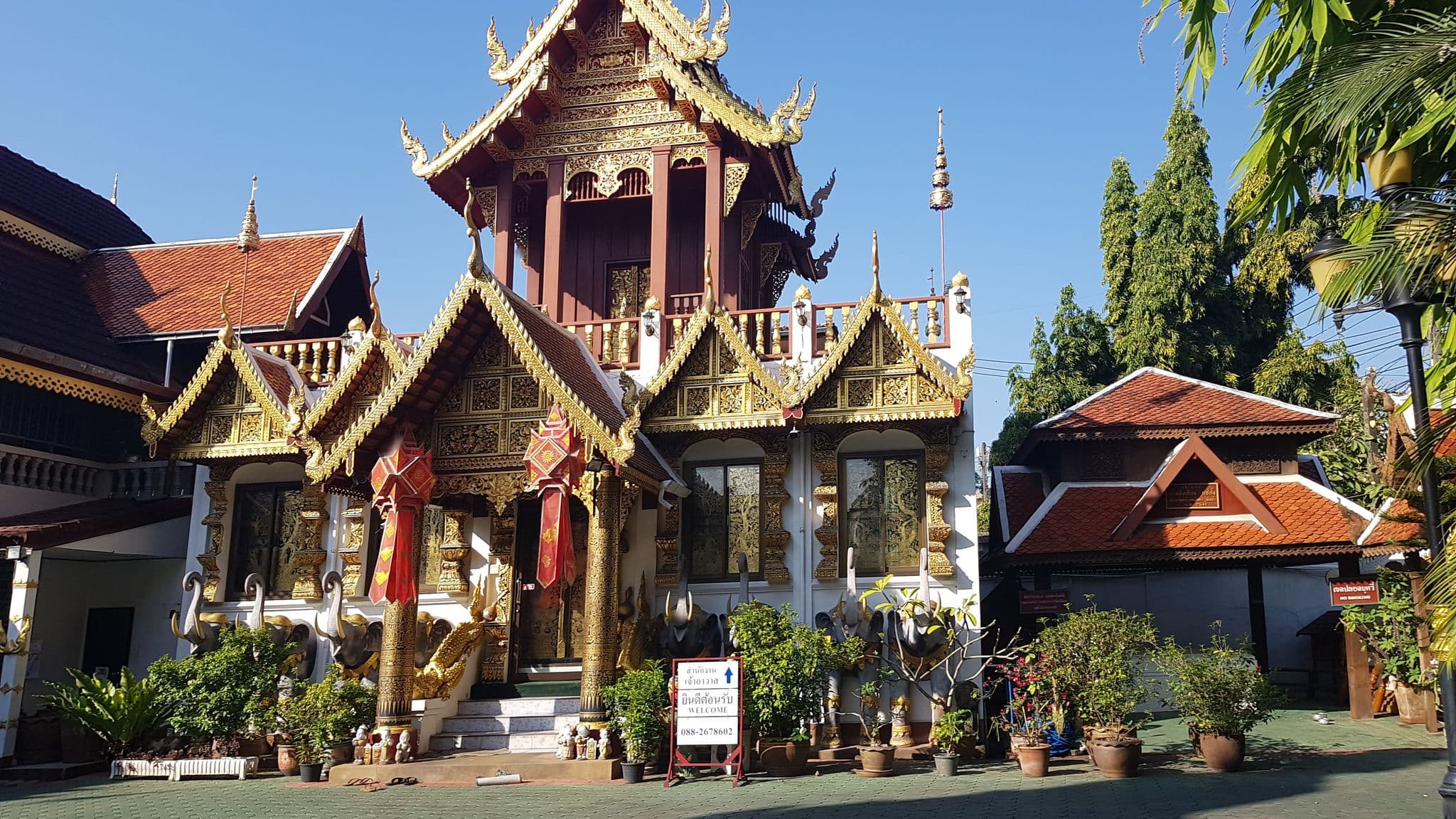 Street view near JJ Hut, Chiang Rai — © igorzo (CC BY-SA · Mapillary)