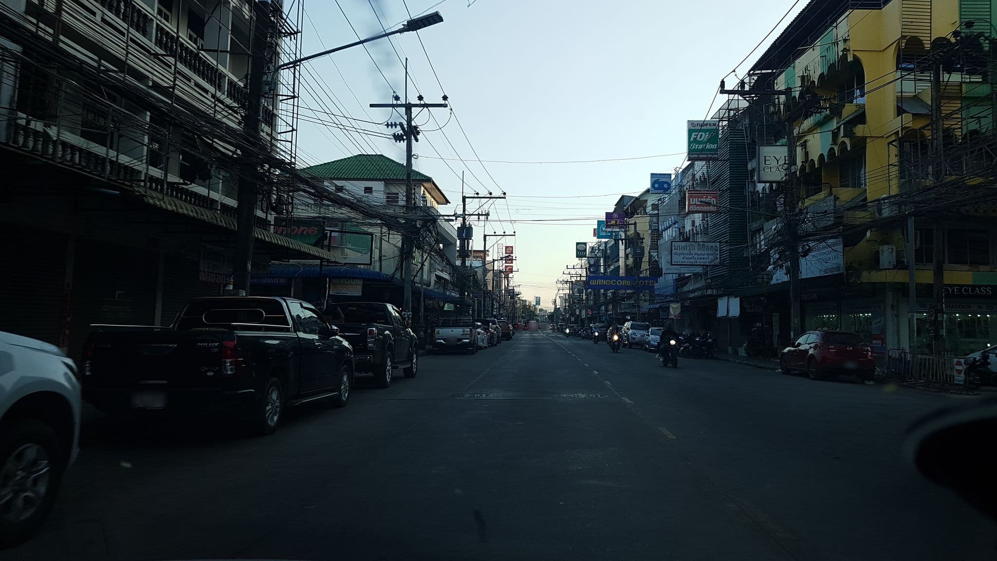Street view near Spinomad Hostel, Chiang Rai — © igorzo (CC BY-SA · Mapillary)