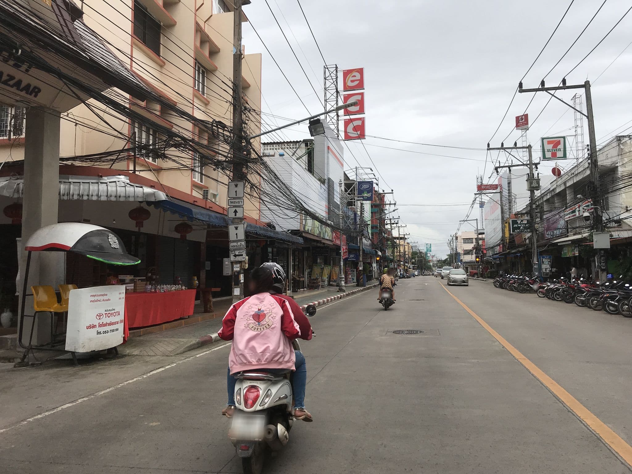 Street view near Sook Hostel, Chiang Rai — © kiw (CC BY-SA · Mapillary)