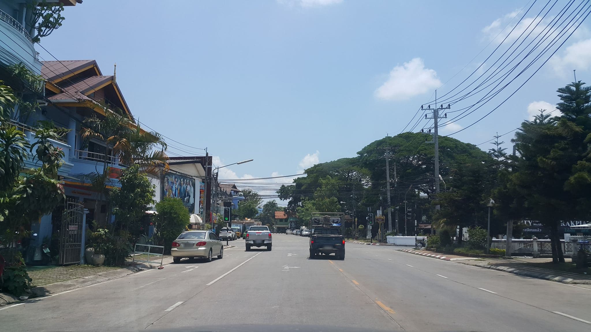 Street view near มอร์นิ่ง ดิว ลอด์จ, Chiang Rai — © jrcarlsen (CC BY-SA · Mapillary)