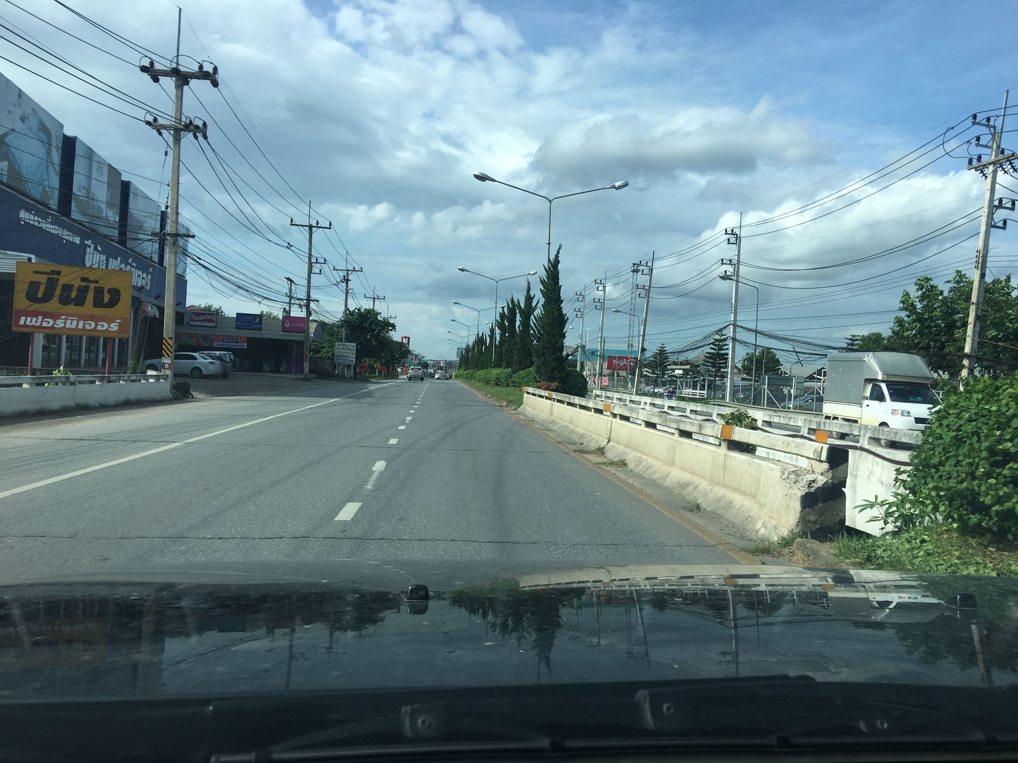 Street view near Phu Lae Inn, Chiang Rai — © wapriz (CC BY-SA · Mapillary)